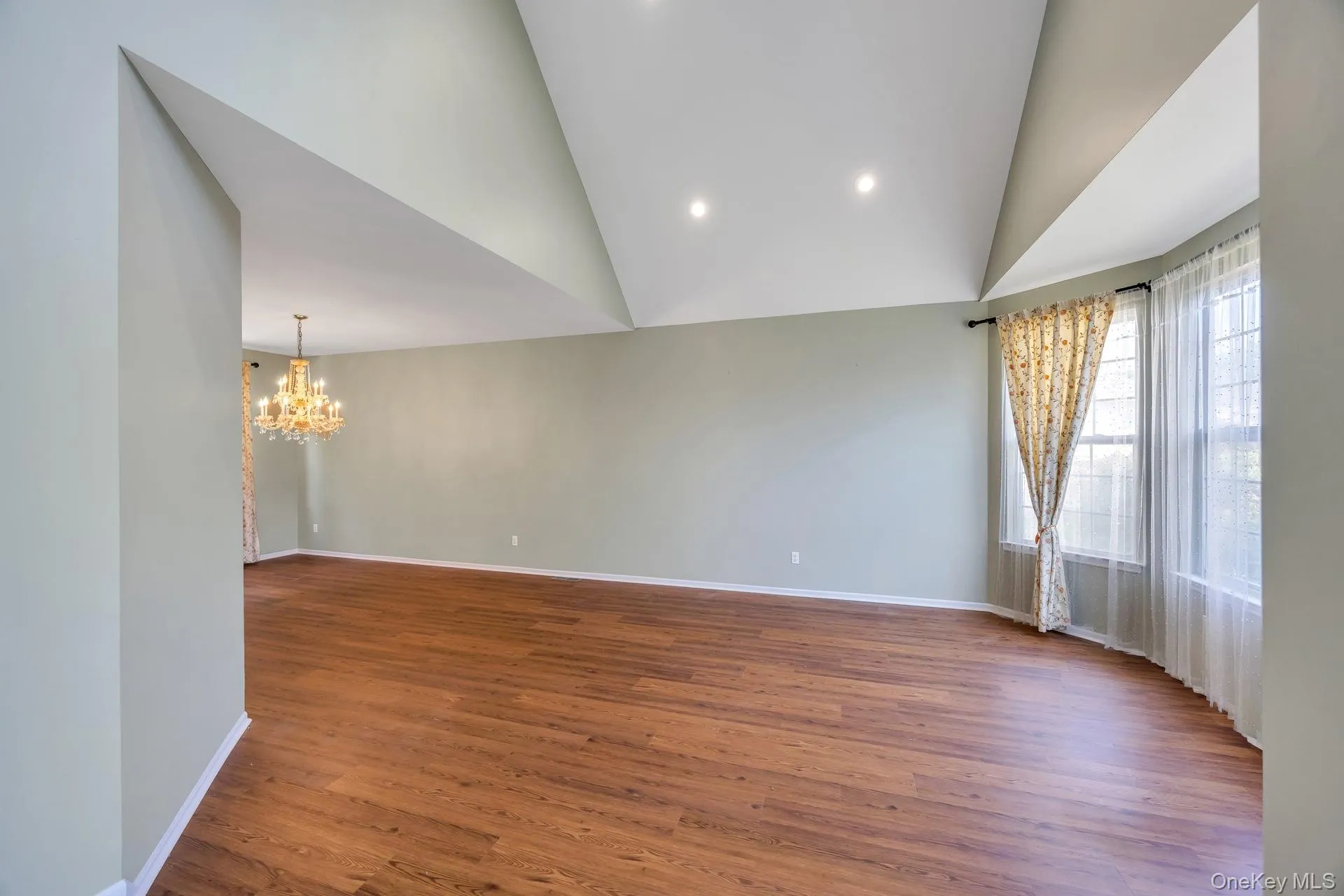 33 Peachtree Court, Brookhaven, NY, 4 Bedrooms Bedrooms, 8 Rooms Rooms,2 BathroomsBathrooms,Residential,For Rent,Peachtree,0,1008124 33 Peachtree Court, Brookhaven, NY, 4 Bedrooms Bedrooms, 8 Rooms Rooms,2 BathroomsBathrooms,Residential,For Rent,Peachtree,0,1008124