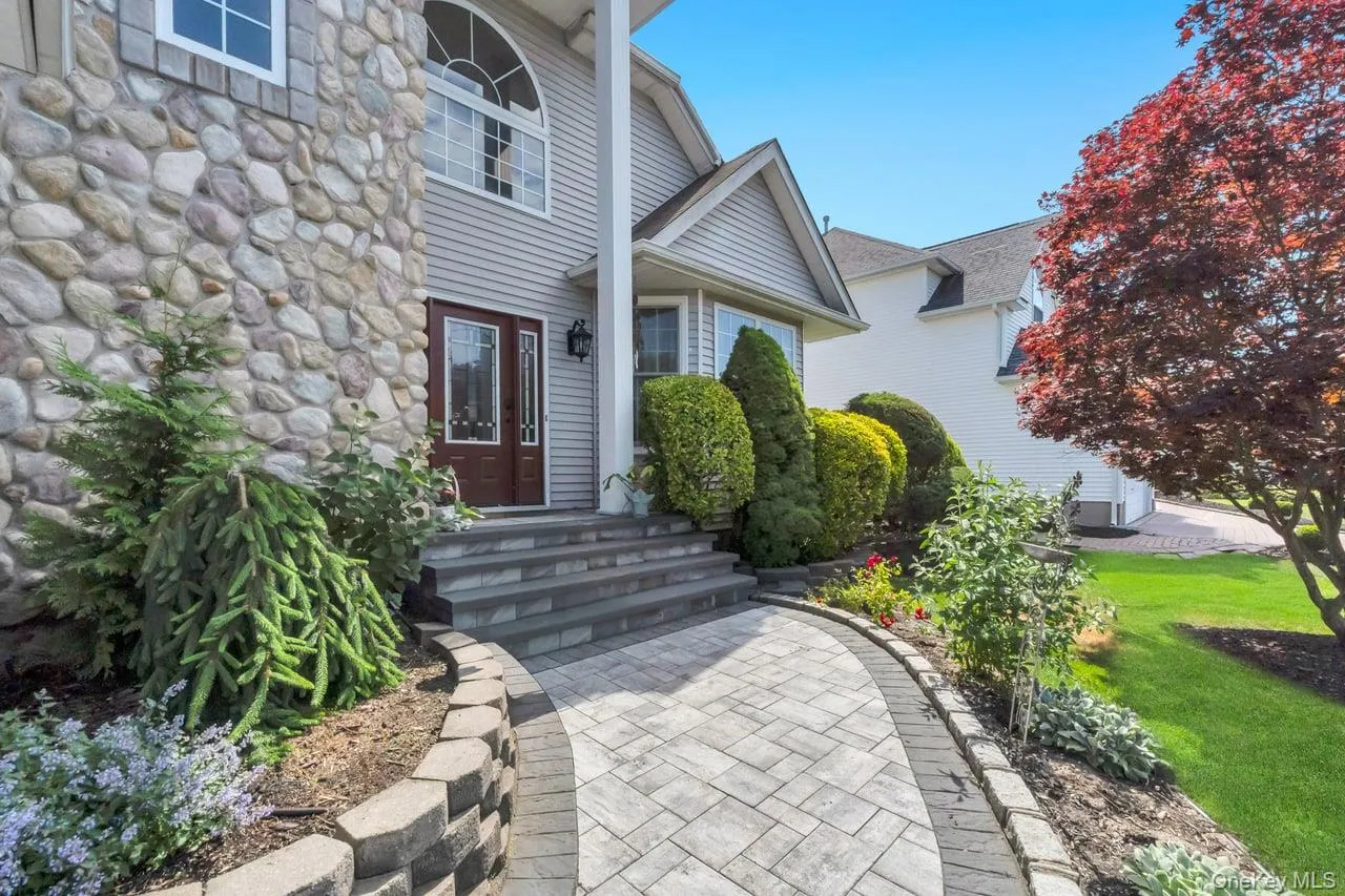 33 Peachtree Court, Brookhaven, NY, 4 Bedrooms Bedrooms, 8 Rooms Rooms,2 BathroomsBathrooms,Residential,For Rent,Peachtree,0,1008124 33 Peachtree Court, Brookhaven, NY, 4 Bedrooms Bedrooms, 8 Rooms Rooms,2 BathroomsBathrooms,Residential,For Rent,Peachtree,0,1008124