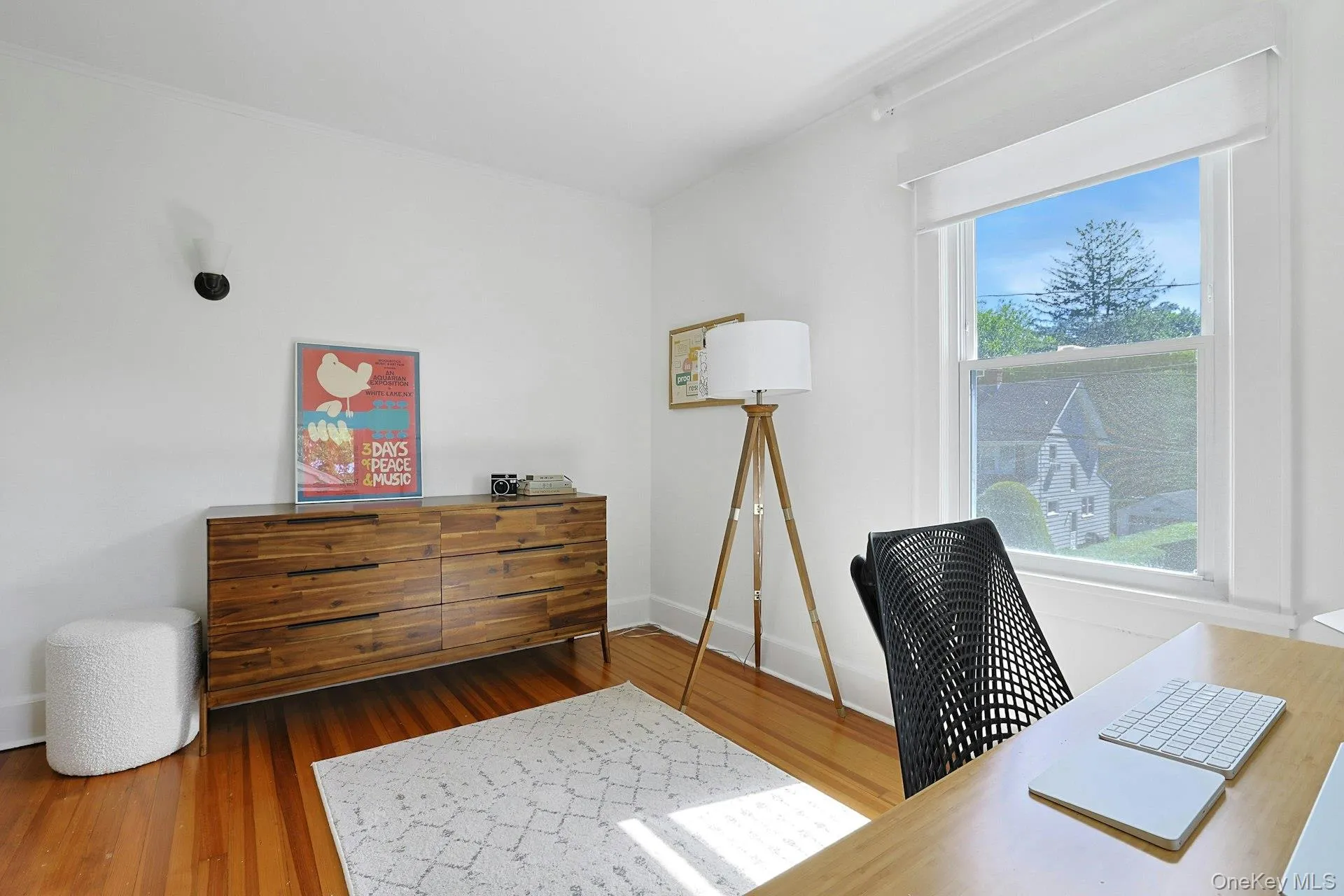 Versatile bedroom that can also be used as an office space. Versatile bedroom that can also be used as an office space.