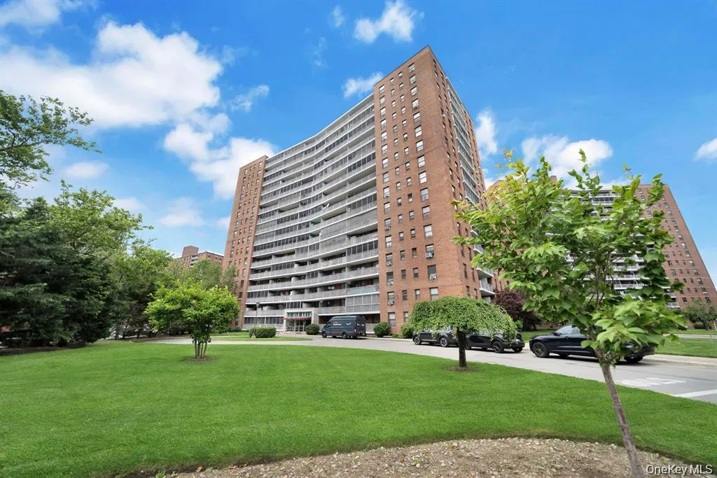 61-15 98th Street, New York, NY, 2 Bedrooms Bedrooms, 4 Rooms Rooms,1 BathroomBathrooms,Residential,For Rent,98th,0,1008128 61-15 98th Street, New York, NY, 2 Bedrooms Bedrooms, 4 Rooms Rooms,1 BathroomBathrooms,Residential,For Rent,98th,0,1008128