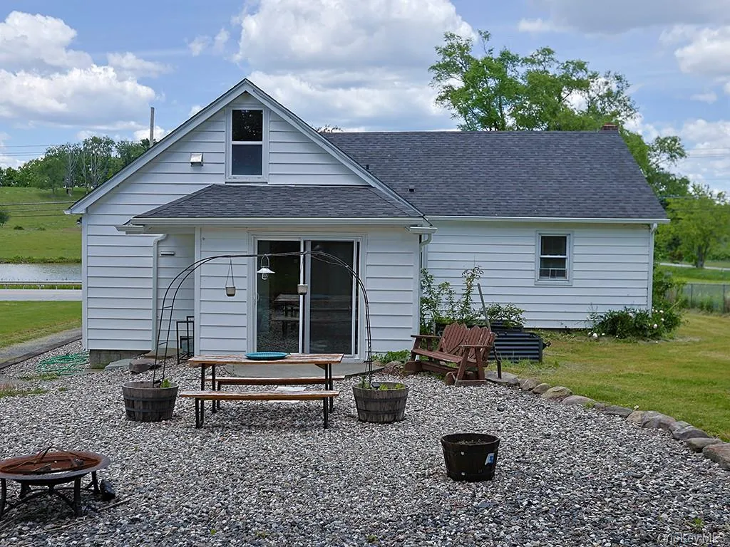 1414 Us Highway 6, Greenville, NY, 3 Bedrooms Bedrooms, 7 Rooms Rooms,1 BathroomBathrooms,Residential,For Rent,Us Highway 6,0,1008130 1414 Us Highway 6, Greenville, NY, 3 Bedrooms Bedrooms, 7 Rooms Rooms,1 BathroomBathrooms,Residential,For Rent,Us Highway 6,0,1008130
