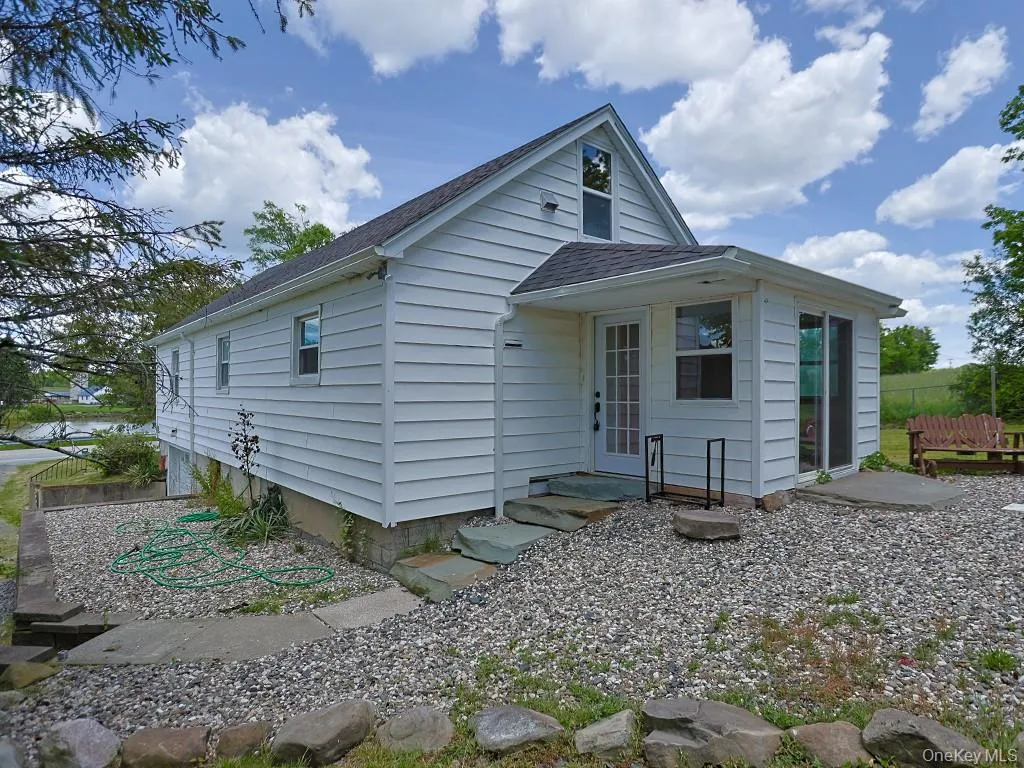1414 Us Highway 6, Greenville, NY, 3 Bedrooms Bedrooms, 7 Rooms Rooms,1 BathroomBathrooms,Residential,For Rent,Us Highway 6,0,1008130 1414 Us Highway 6, Greenville, NY, 3 Bedrooms Bedrooms, 7 Rooms Rooms,1 BathroomBathrooms,Residential,For Rent,Us Highway 6,0,1008130