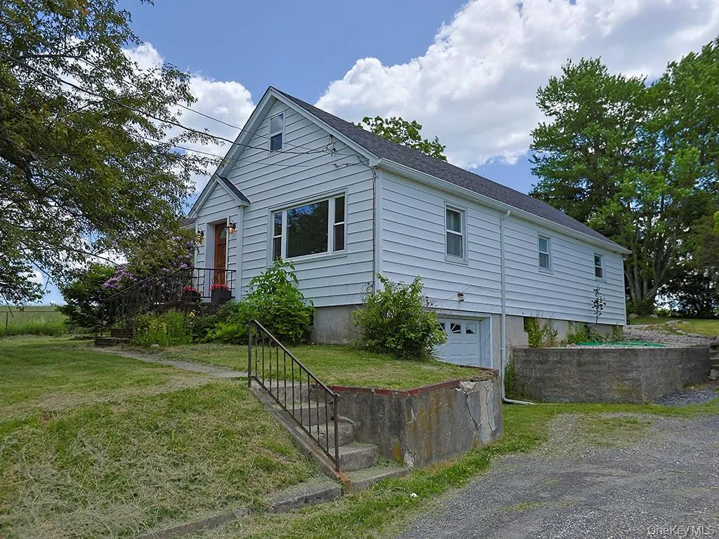 1414 Us Highway 6, Greenville, NY, 3 Bedrooms Bedrooms, 7 Rooms Rooms,1 BathroomBathrooms,Residential,For Rent,Us Highway 6,0,1008130 1414 Us Highway 6, Greenville, NY, 3 Bedrooms Bedrooms, 7 Rooms Rooms,1 BathroomBathrooms,Residential,For Rent,Us Highway 6,0,1008130