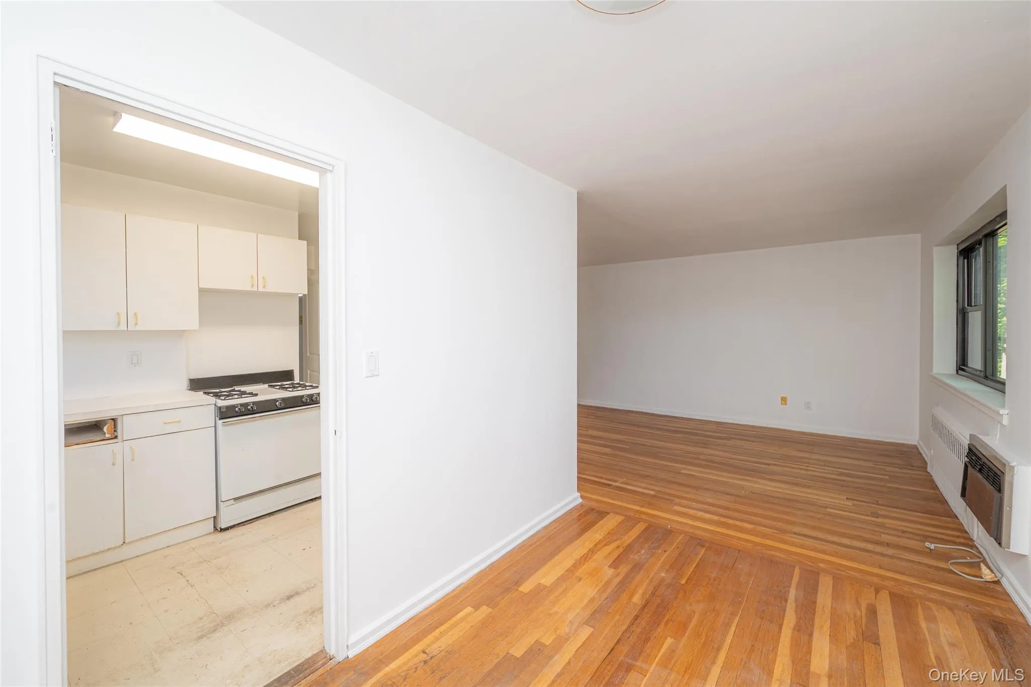 50 Brompton Road, North Hempstead, NY, 1 Bedroom Bedrooms, 4 Rooms Rooms,1 BathroomBathrooms,Residential,For Rent,Brompton,0,1008141 50 Brompton Road, North Hempstead, NY, 1 Bedroom Bedrooms, 4 Rooms Rooms,1 BathroomBathrooms,Residential,For Rent,Brompton,0,1008141