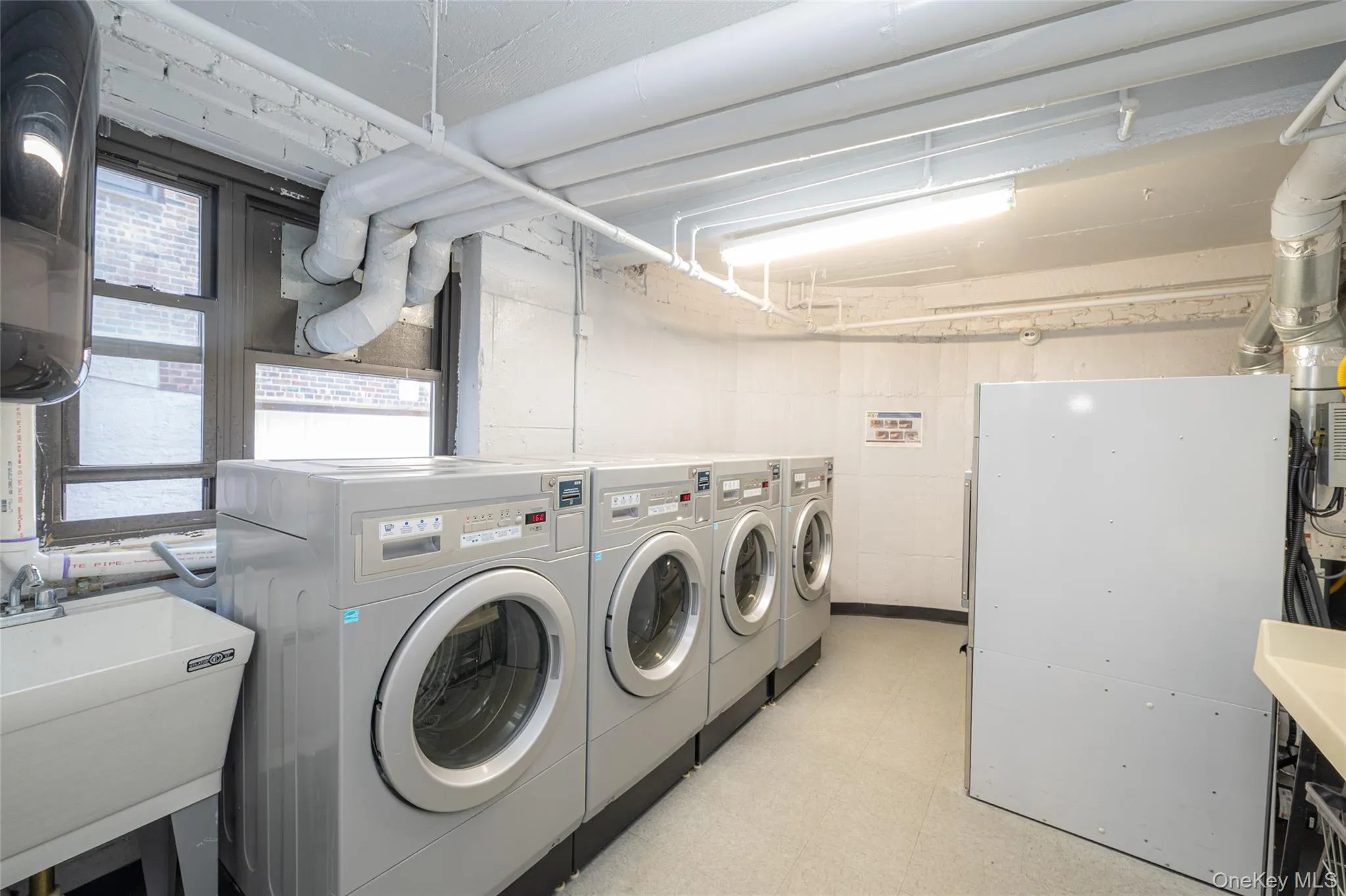 50 Brompton Road, North Hempstead, NY, 1 Bedroom Bedrooms, 4 Rooms Rooms,1 BathroomBathrooms,Residential,For Rent,Brompton,0,1008141 50 Brompton Road, North Hempstead, NY, 1 Bedroom Bedrooms, 4 Rooms Rooms,1 BathroomBathrooms,Residential,For Rent,Brompton,0,1008141