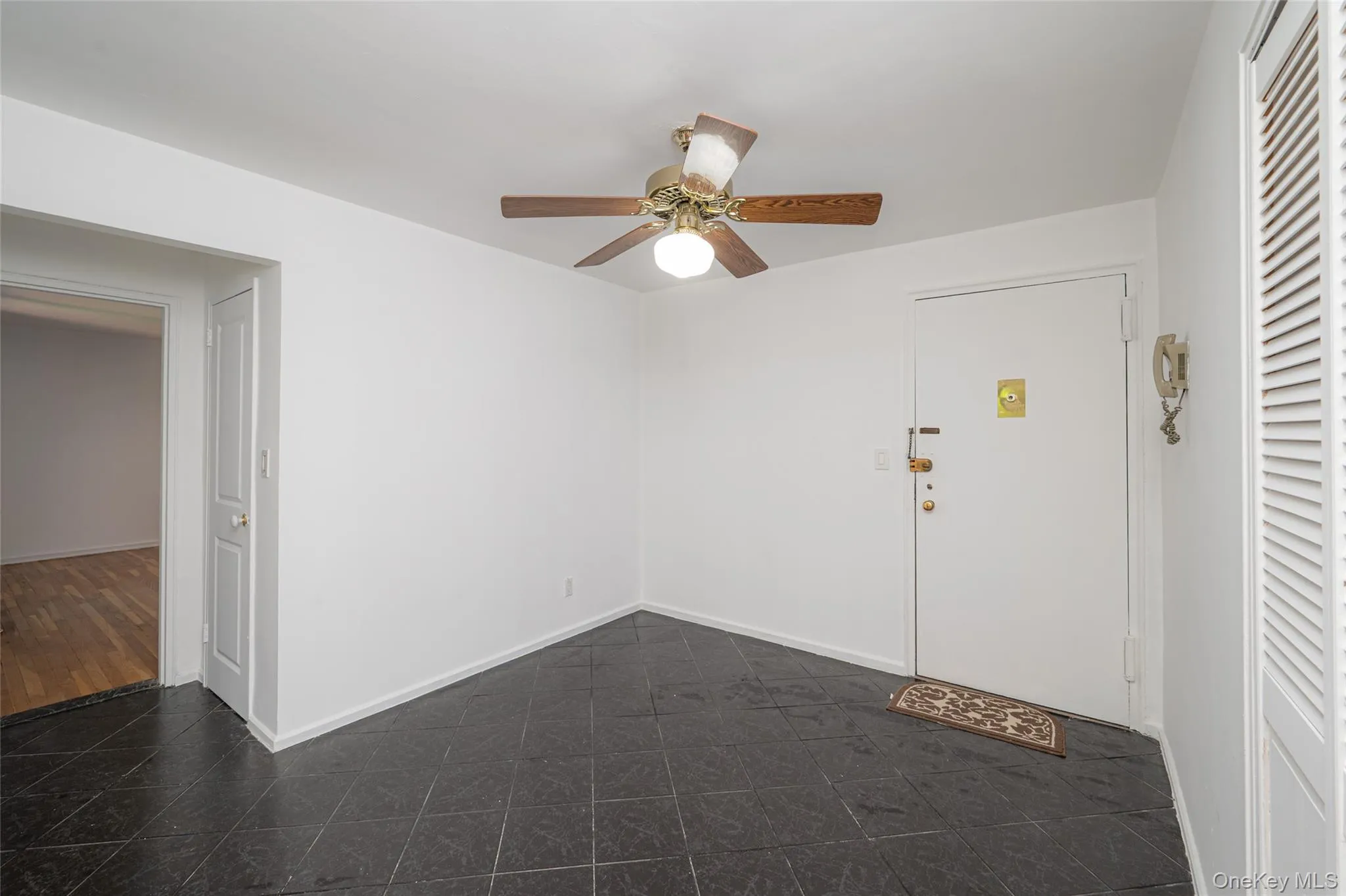 50 Brompton Road, North Hempstead, NY, 1 Bedroom Bedrooms, 4 Rooms Rooms,1 BathroomBathrooms,Residential,For Rent,Brompton,0,1008141 50 Brompton Road, North Hempstead, NY, 1 Bedroom Bedrooms, 4 Rooms Rooms,1 BathroomBathrooms,Residential,For Rent,Brompton,0,1008141