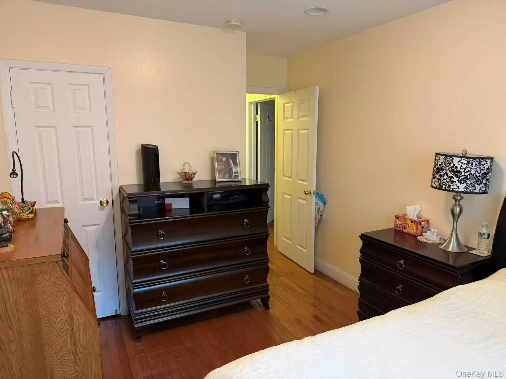 7140 163rd Street, New York, NY, 2 Bedrooms Bedrooms, 5 Rooms Rooms,2 BathroomsBathrooms,Residential Lease,For Rent,163rd,0,1008150 7140 163rd Street, New York, NY, 2 Bedrooms Bedrooms, 5 Rooms Rooms,2 BathroomsBathrooms,Residential Lease,For Rent,163rd,0,1008150