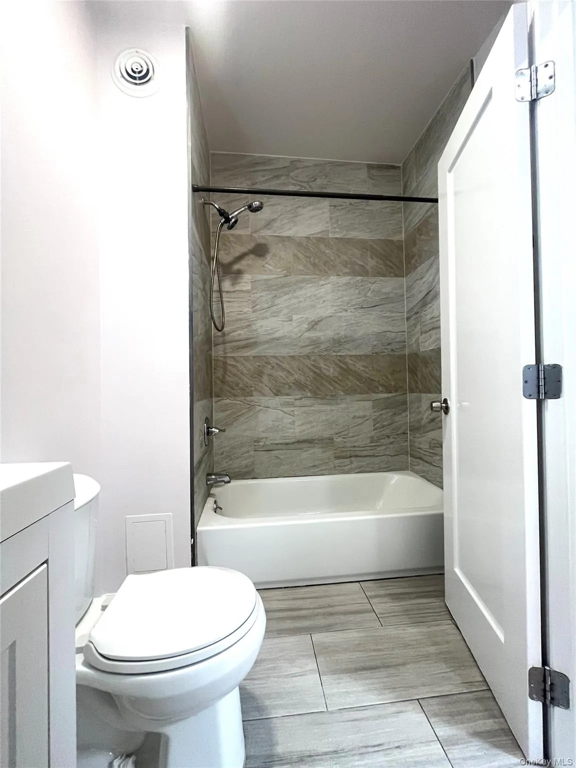 343 Bradford Street, New York, NY, 2 Bedrooms Bedrooms, 4 Rooms Rooms,1 BathroomBathrooms,Residential Lease,For Rent,Bradford,0,1008155 343 Bradford Street, New York, NY, 2 Bedrooms Bedrooms, 4 Rooms Rooms,1 BathroomBathrooms,Residential Lease,For Rent,Bradford,0,1008155