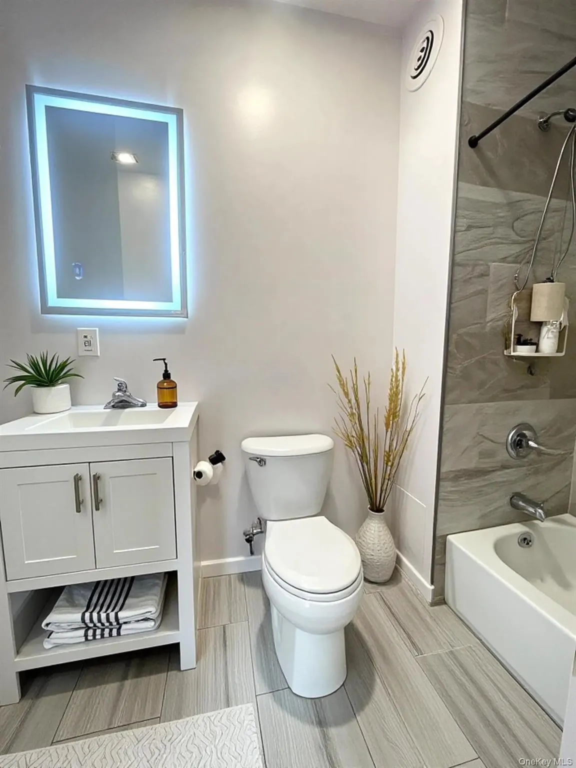 343 Bradford Street, New York, NY, 2 Bedrooms Bedrooms, 4 Rooms Rooms,1 BathroomBathrooms,Residential Lease,For Rent,Bradford,0,1008155 343 Bradford Street, New York, NY, 2 Bedrooms Bedrooms, 4 Rooms Rooms,1 BathroomBathrooms,Residential Lease,For Rent,Bradford,0,1008155