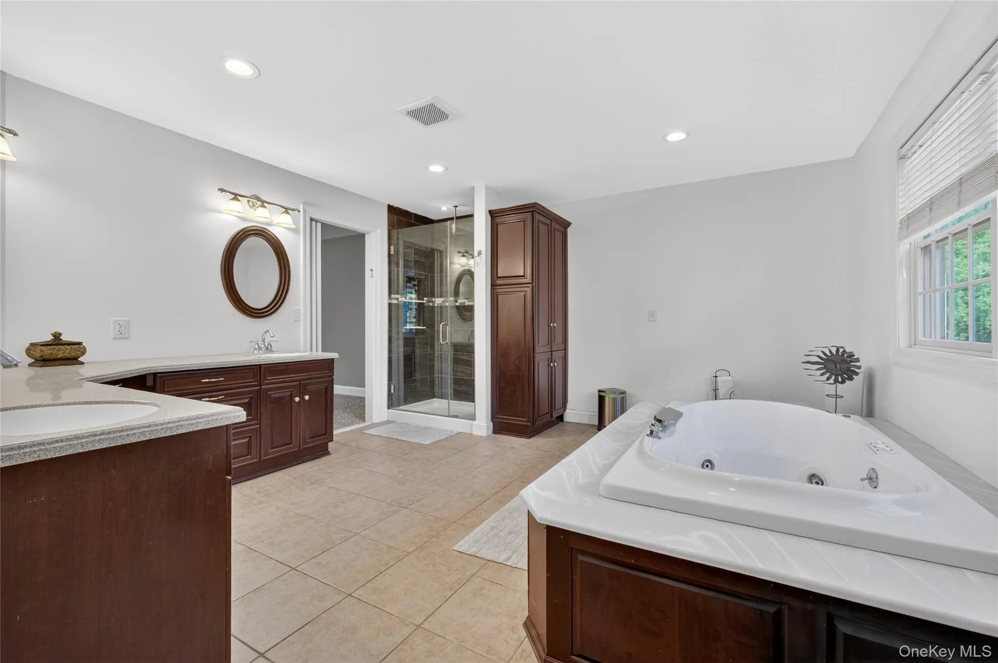 Extra large with ceramic shower Extra large with ceramic shower