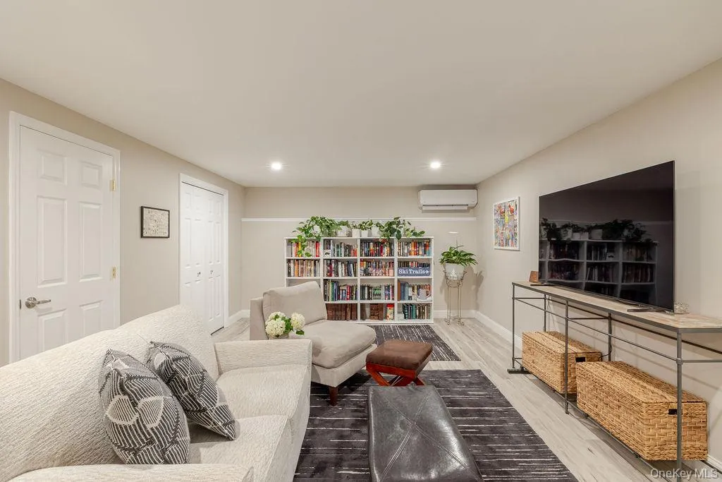 9 Van Winkle Road, Hudson, NY, 3 Bedrooms Bedrooms, 10 Rooms Rooms,3 BathroomsBathrooms,Residential,For Rent,Van Winkle,0,1008159 9 Van Winkle Road, Hudson, NY, 3 Bedrooms Bedrooms, 10 Rooms Rooms,3 BathroomsBathrooms,Residential,For Rent,Van Winkle,0,1008159