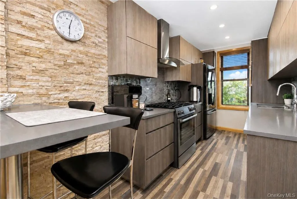 711 Montauk Court, New York, NY, 2 Bedrooms Bedrooms, 5 Rooms Rooms,1 BathroomBathrooms,Residential,For Rent,Montauk,0,1008165 711 Montauk Court, New York, NY, 2 Bedrooms Bedrooms, 5 Rooms Rooms,1 BathroomBathrooms,Residential,For Rent,Montauk,0,1008165