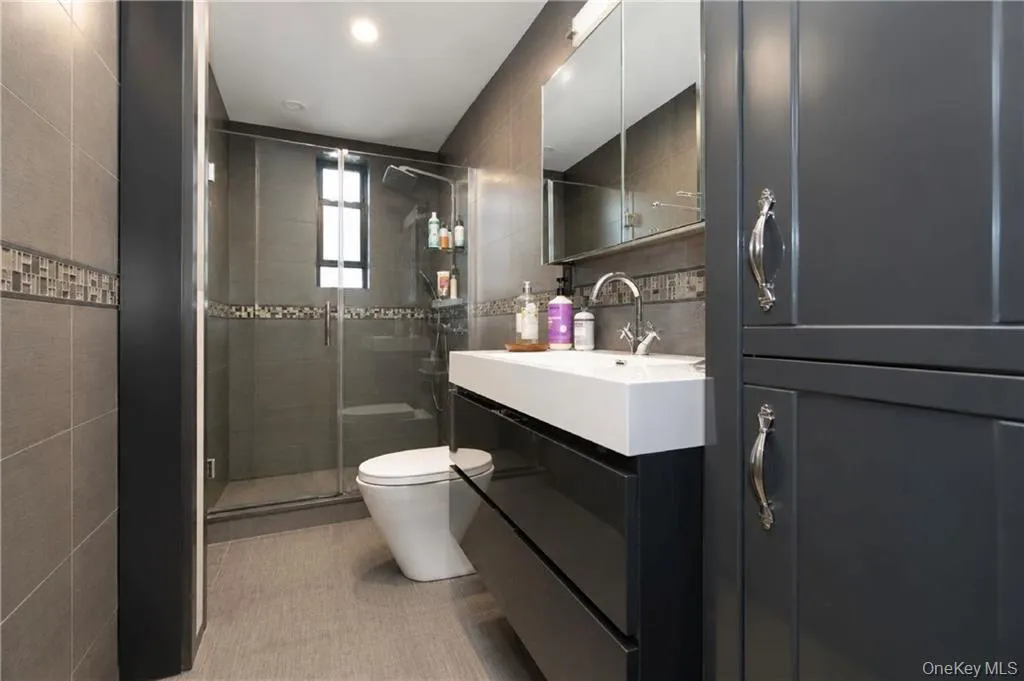 711 Montauk Court, New York, NY, 2 Bedrooms Bedrooms, 5 Rooms Rooms,1 BathroomBathrooms,Residential,For Rent,Montauk,0,1008165 711 Montauk Court, New York, NY, 2 Bedrooms Bedrooms, 5 Rooms Rooms,1 BathroomBathrooms,Residential,For Rent,Montauk,0,1008165