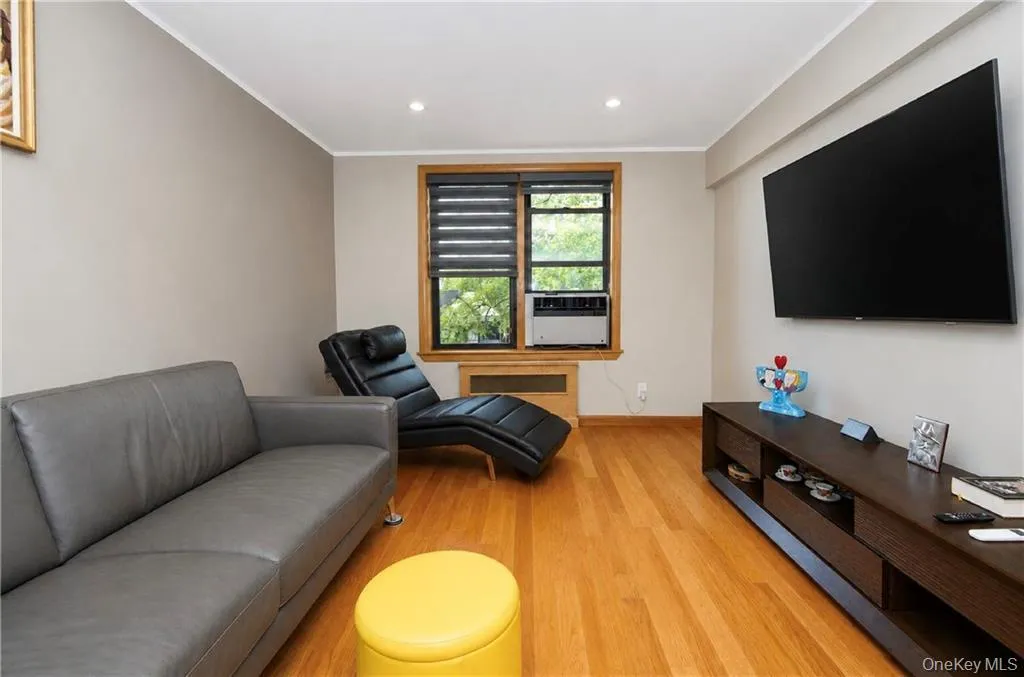 711 Montauk Court, New York, NY, 2 Bedrooms Bedrooms, 5 Rooms Rooms,1 BathroomBathrooms,Residential,For Rent,Montauk,0,1008165 711 Montauk Court, New York, NY, 2 Bedrooms Bedrooms, 5 Rooms Rooms,1 BathroomBathrooms,Residential,For Rent,Montauk,0,1008165