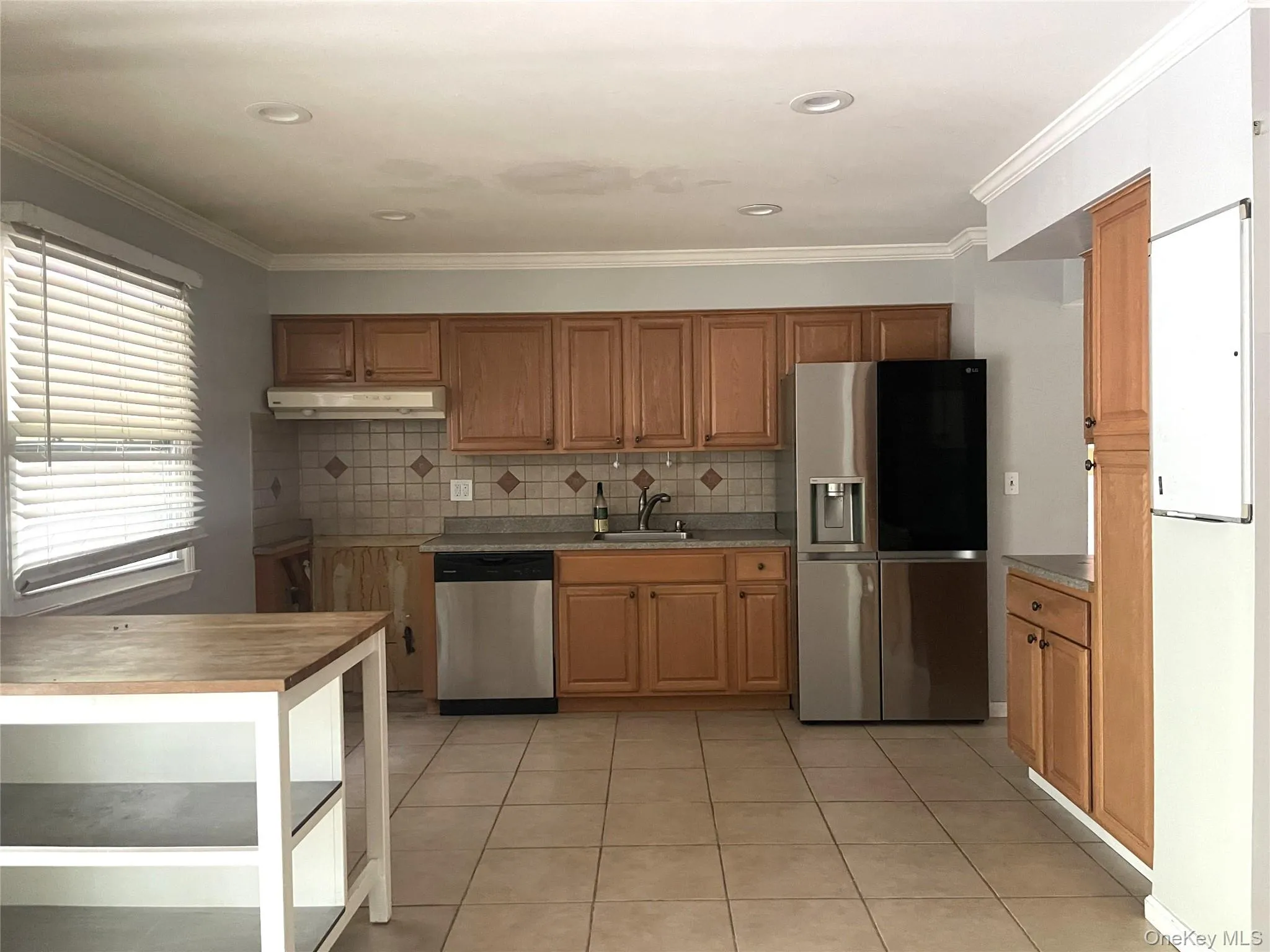 712 Manette Lane, Clarkstown, NY, 5 Bedrooms Bedrooms, 9 Rooms Rooms,2 BathroomsBathrooms,Residential,For Rent,Manette,0,1008178 712 Manette Lane, Clarkstown, NY, 5 Bedrooms Bedrooms, 9 Rooms Rooms,2 BathroomsBathrooms,Residential,For Rent,Manette,0,1008178
