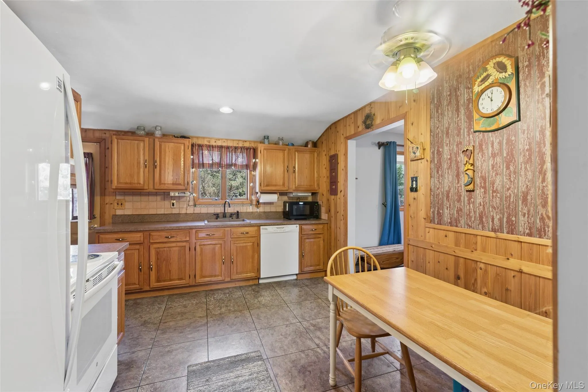 44 Aliperti Road, Riverhead, NY, 3 Bedrooms Bedrooms, 6 Rooms Rooms,2 BathroomsBathrooms,Residential,For Rent,Aliperti,0,1008189 44 Aliperti Road, Riverhead, NY, 3 Bedrooms Bedrooms, 6 Rooms Rooms,2 BathroomsBathrooms,Residential,For Rent,Aliperti,0,1008189