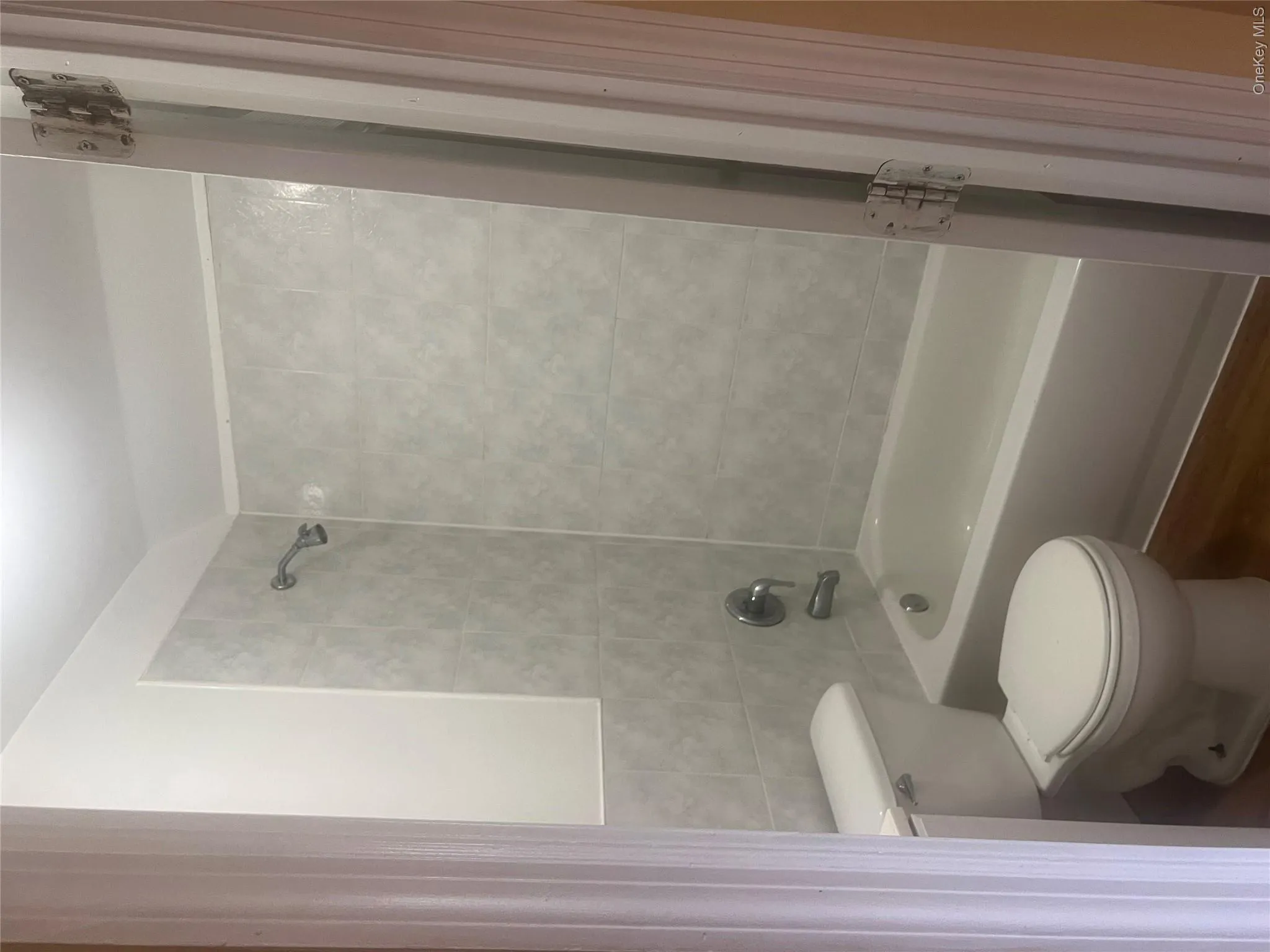 3941 Laconia Avenue, New York, NY, 3 Bedrooms Bedrooms, 5 Rooms Rooms,2 BathroomsBathrooms,Residential Lease,For Rent,Laconia,0,1008193 3941 Laconia Avenue, New York, NY, 3 Bedrooms Bedrooms, 5 Rooms Rooms,2 BathroomsBathrooms,Residential Lease,For Rent,Laconia,0,1008193