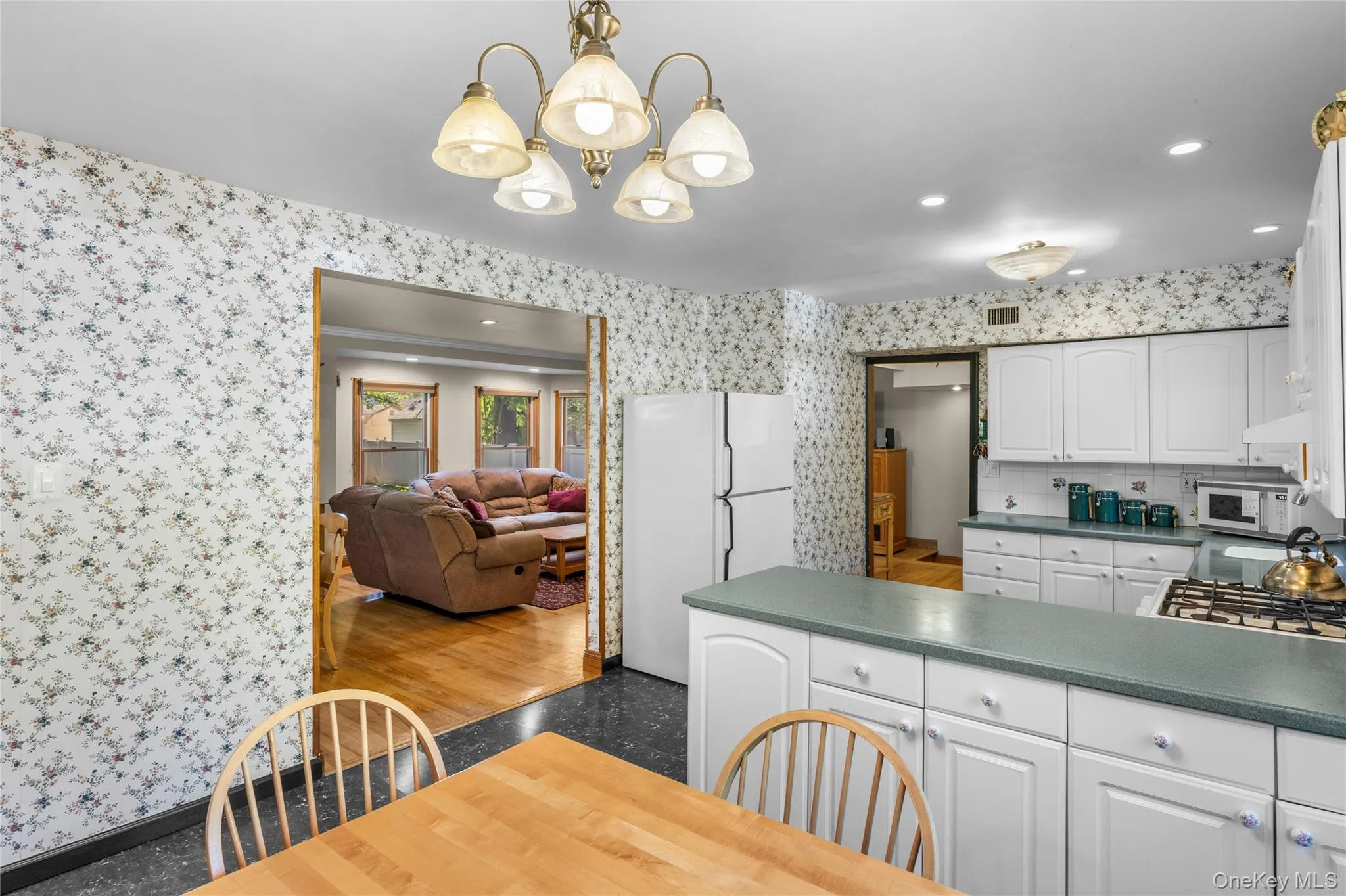 103 Cherrytree Lane, North Hempstead, NY, 3 Bedrooms Bedrooms, 7 Rooms Rooms,2 BathroomsBathrooms,Residential,For Rent,Cherrytree,0,1008196 103 Cherrytree Lane, North Hempstead, NY, 3 Bedrooms Bedrooms, 7 Rooms Rooms,2 BathroomsBathrooms,Residential,For Rent,Cherrytree,0,1008196
