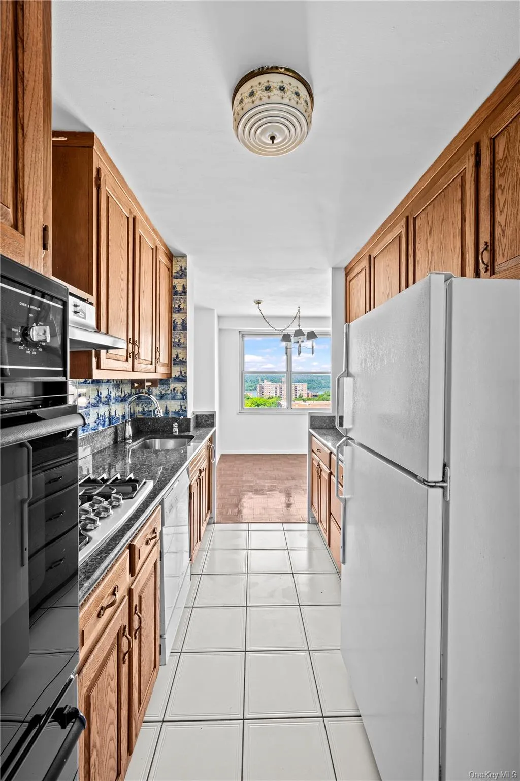 Walk through kitchen with appliances Walk through kitchen with appliances