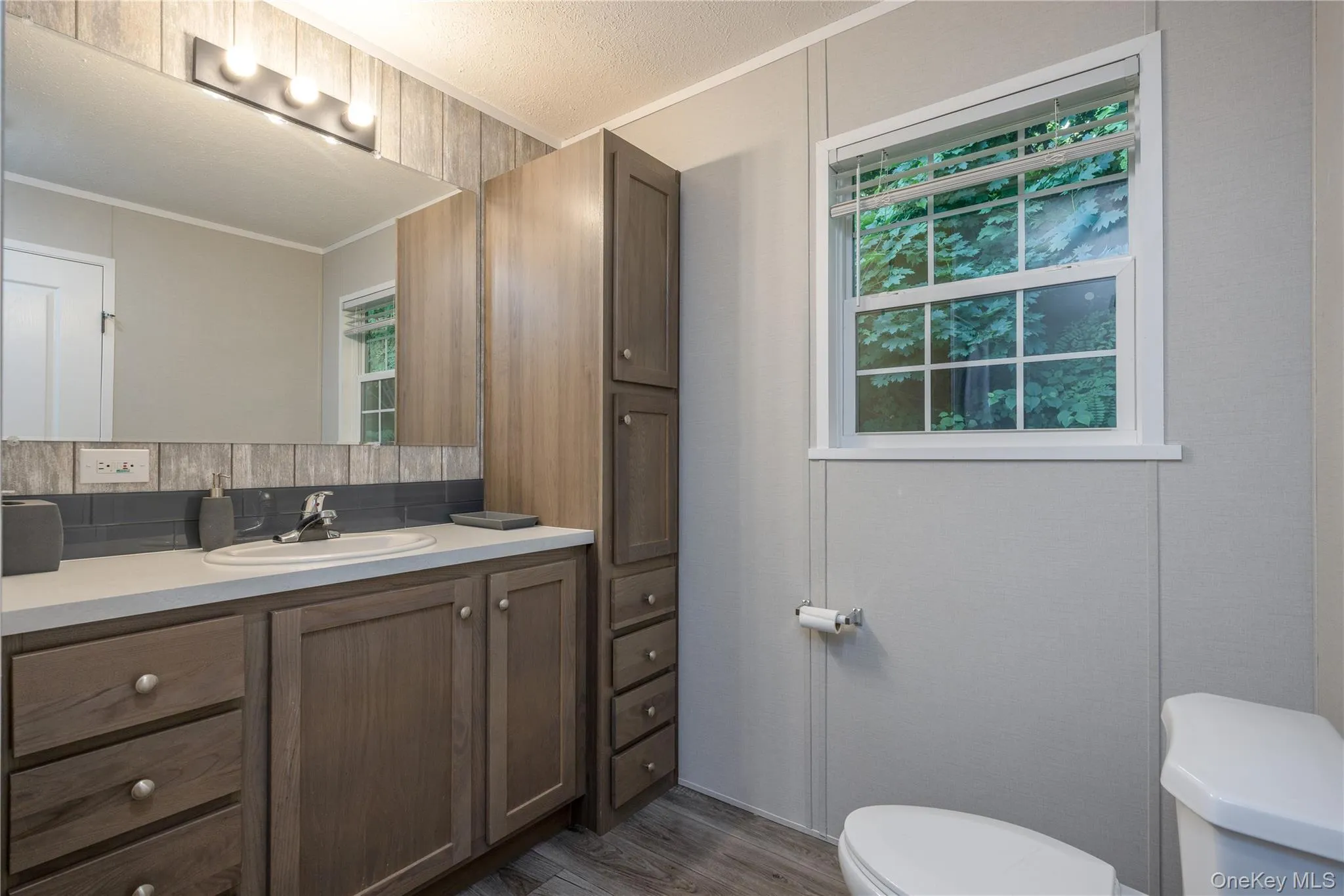 Beautiful spacious primary bathroom Beautiful spacious primary bathroom