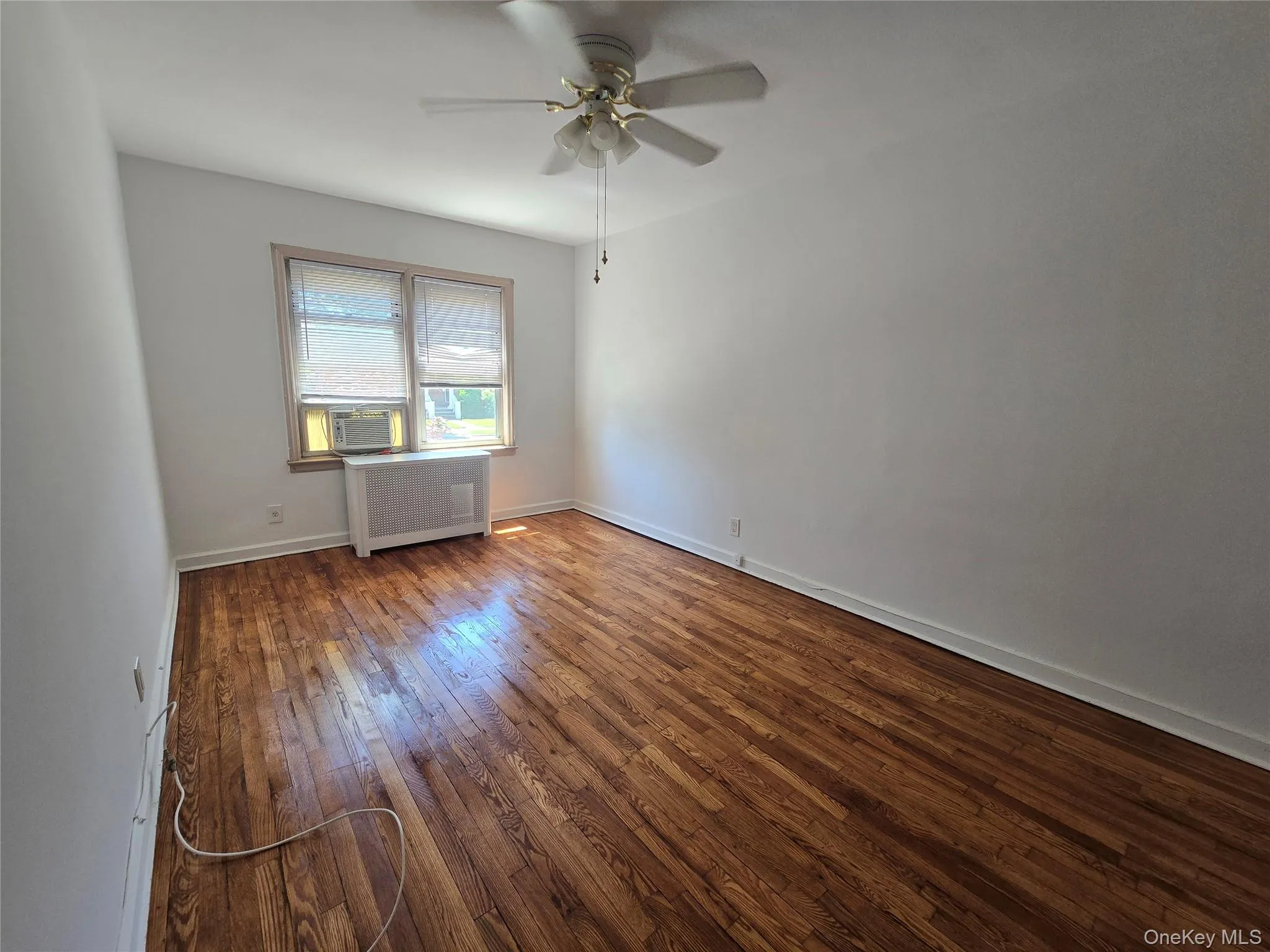 209-43 35 Avenue, New York, NY, 2 Bedrooms Bedrooms, 4 Rooms Rooms,1 BathroomBathrooms,Residential,For Rent,35,0,1008214 209-43 35 Avenue, New York, NY, 2 Bedrooms Bedrooms, 4 Rooms Rooms,1 BathroomBathrooms,Residential,For Rent,35,0,1008214