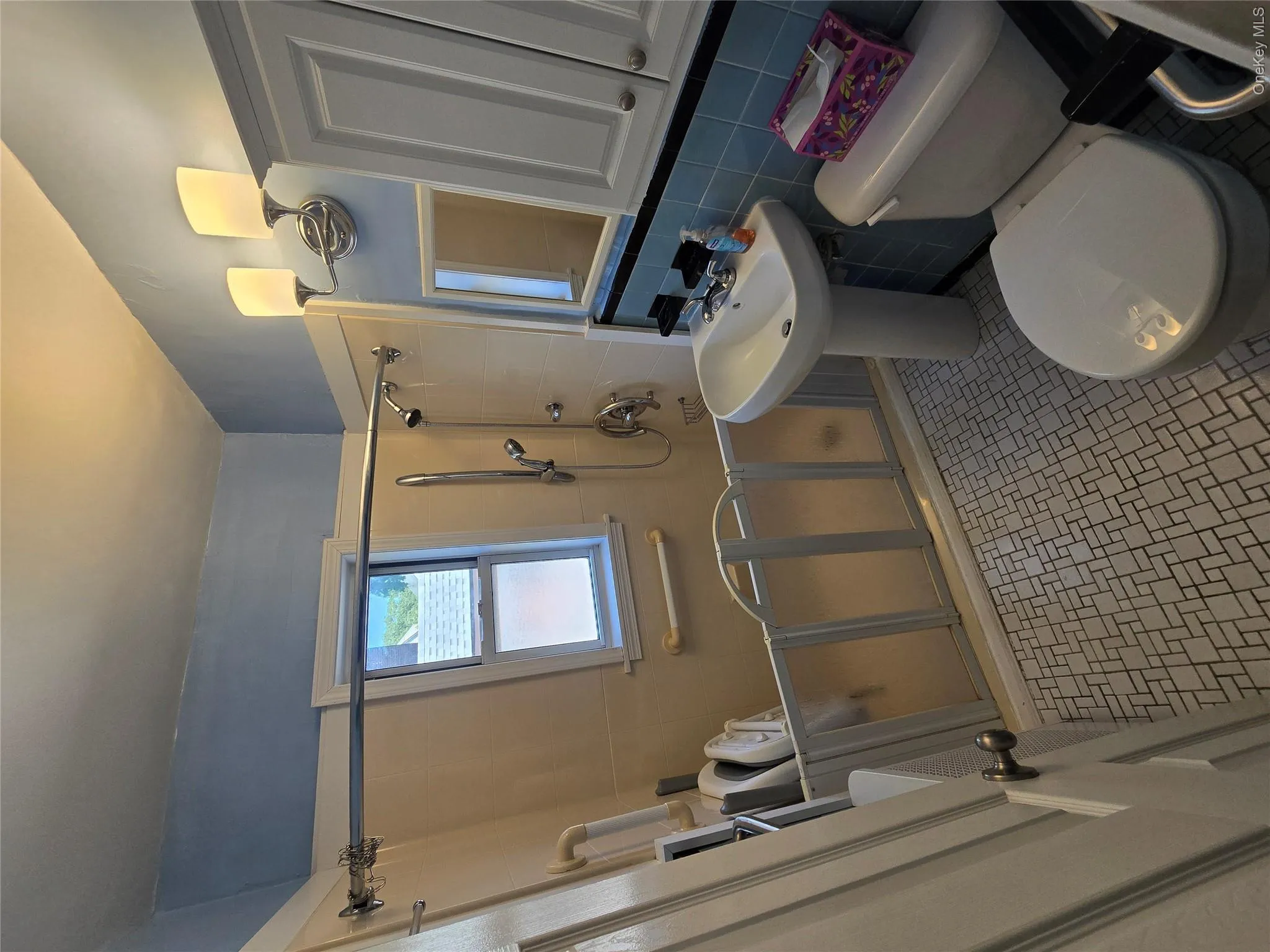 209-43 35 Avenue, New York, NY, 2 Bedrooms Bedrooms, 4 Rooms Rooms,1 BathroomBathrooms,Residential,For Rent,35,0,1008214 209-43 35 Avenue, New York, NY, 2 Bedrooms Bedrooms, 4 Rooms Rooms,1 BathroomBathrooms,Residential,For Rent,35,0,1008214
