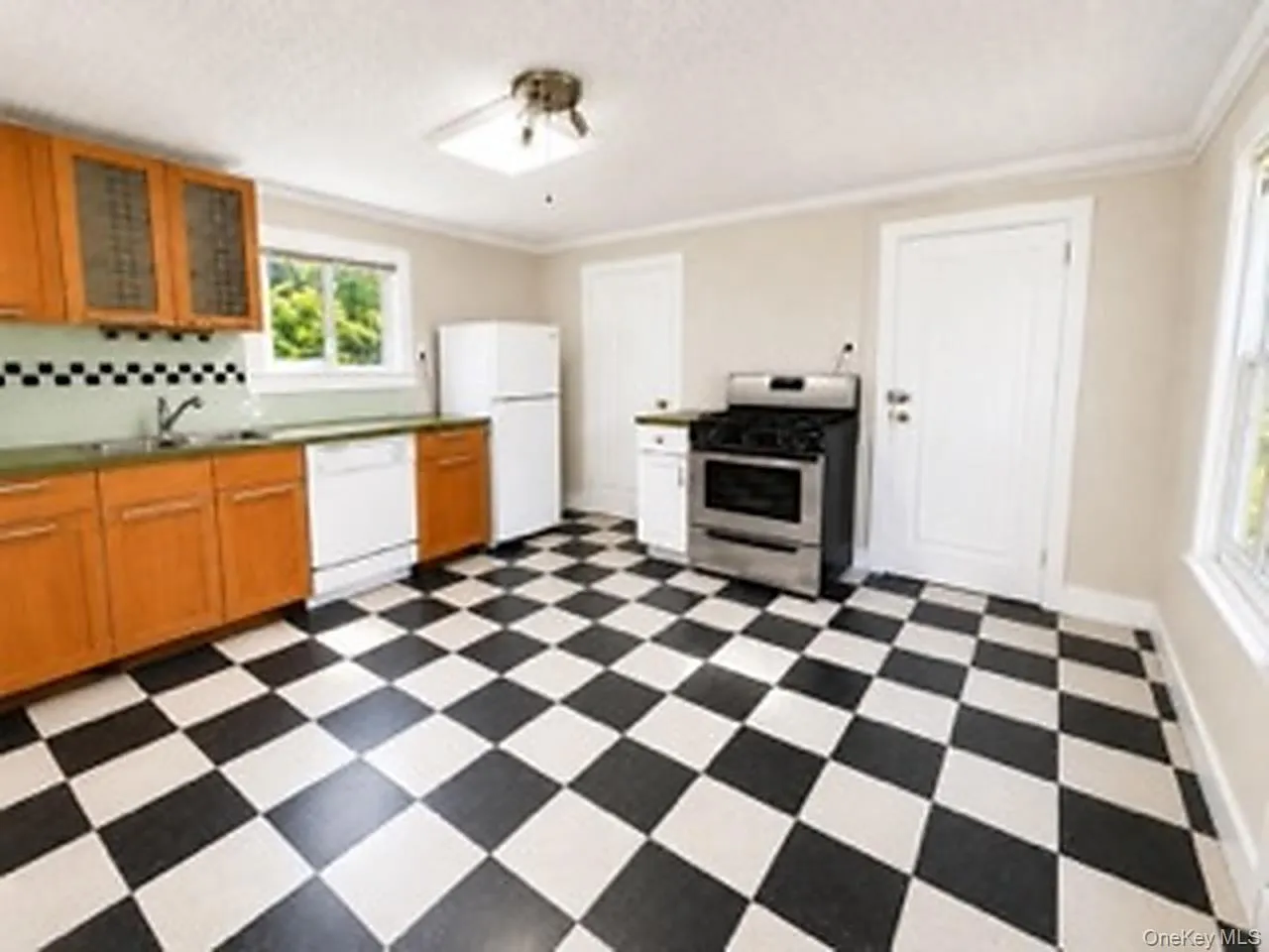 42 Summit Street, Orangetown, NY, 1 Bedroom Bedrooms, 3 Rooms Rooms,1 BathroomBathrooms,Residential Lease,For Rent,Summit,0,1008217 42 Summit Street, Orangetown, NY, 1 Bedroom Bedrooms, 3 Rooms Rooms,1 BathroomBathrooms,Residential Lease,For Rent,Summit,0,1008217
