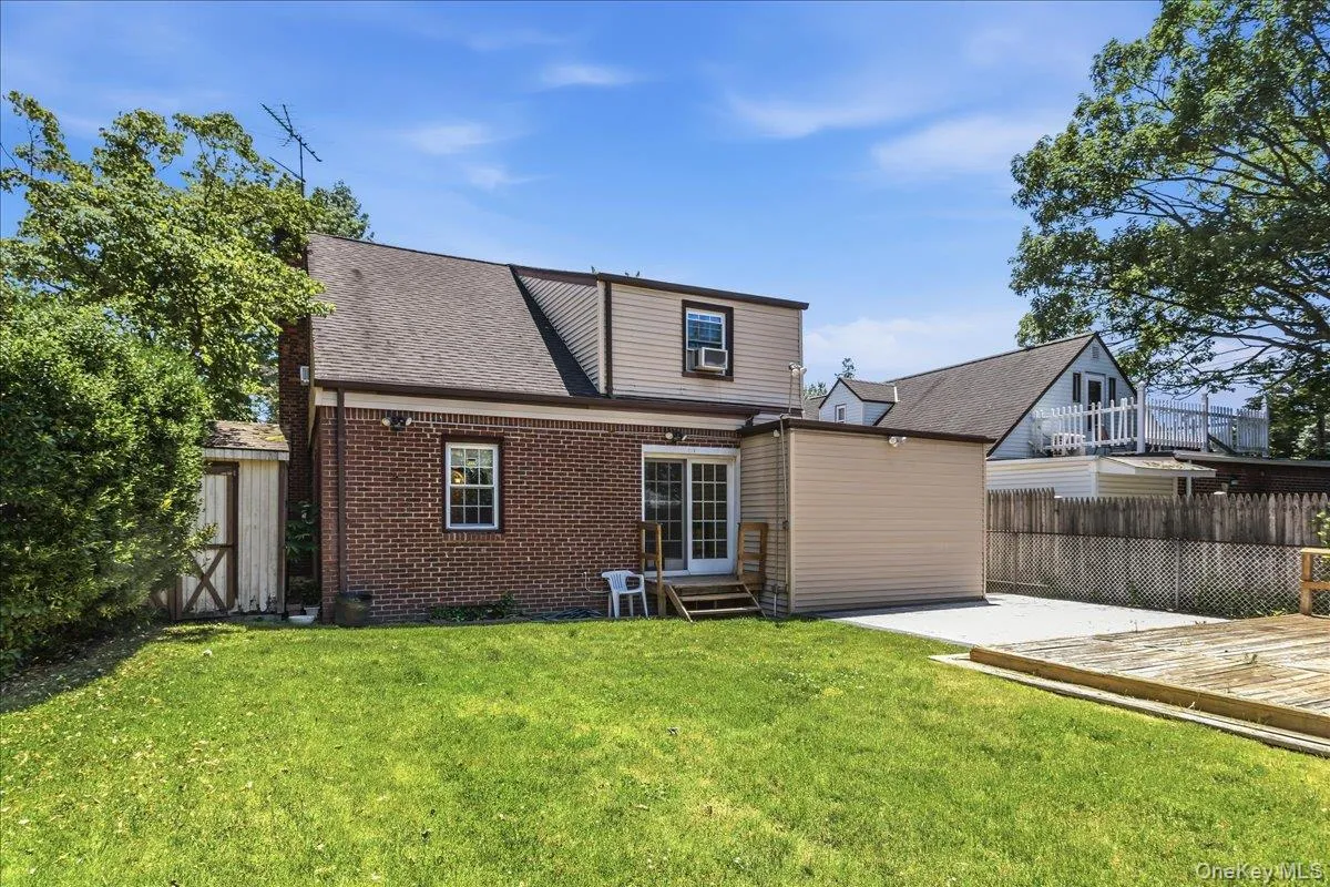 588 Adams Avenue, Hempstead, NY, 5 Bedrooms Bedrooms, 8 Rooms Rooms,2 BathroomsBathrooms,Residential,For Rent,Adams,0,1008228 588 Adams Avenue, Hempstead, NY, 5 Bedrooms Bedrooms, 8 Rooms Rooms,2 BathroomsBathrooms,Residential,For Rent,Adams,0,1008228