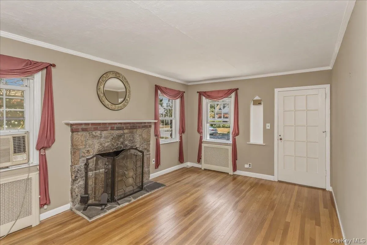 588 Adams Avenue, Hempstead, NY, 5 Bedrooms Bedrooms, 8 Rooms Rooms,2 BathroomsBathrooms,Residential,For Rent,Adams,0,1008228 588 Adams Avenue, Hempstead, NY, 5 Bedrooms Bedrooms, 8 Rooms Rooms,2 BathroomsBathrooms,Residential,For Rent,Adams,0,1008228