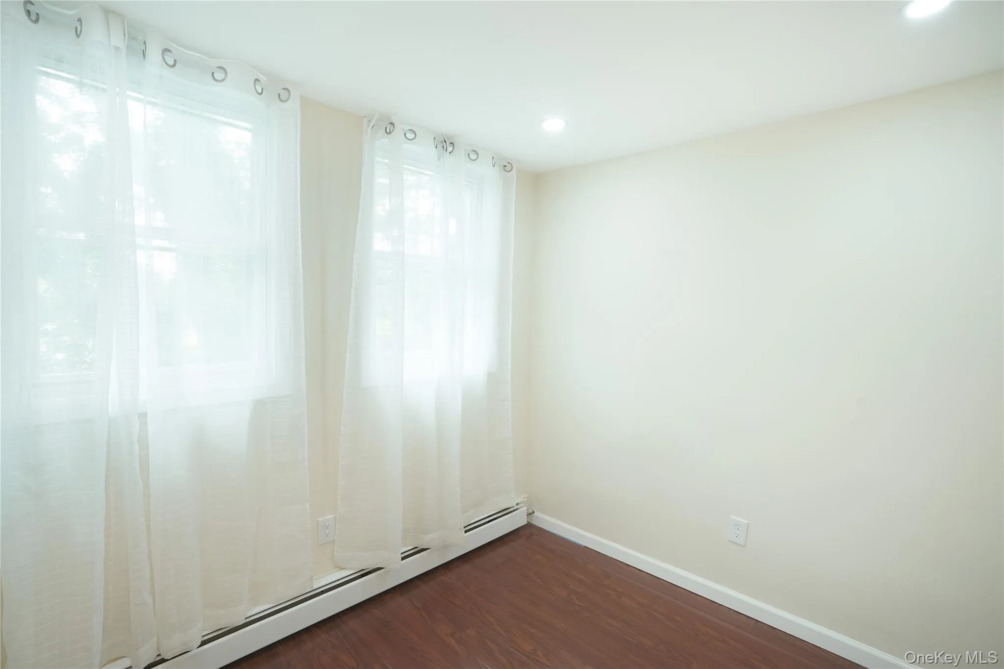 144 Carleton Avenue, Islip, NY, 6 Bedrooms Bedrooms, 13 Rooms Rooms,4 BathroomsBathrooms,Residential,For Rent,Carleton,0,1008234 144 Carleton Avenue, Islip, NY, 6 Bedrooms Bedrooms, 13 Rooms Rooms,4 BathroomsBathrooms,Residential,For Rent,Carleton,0,1008234