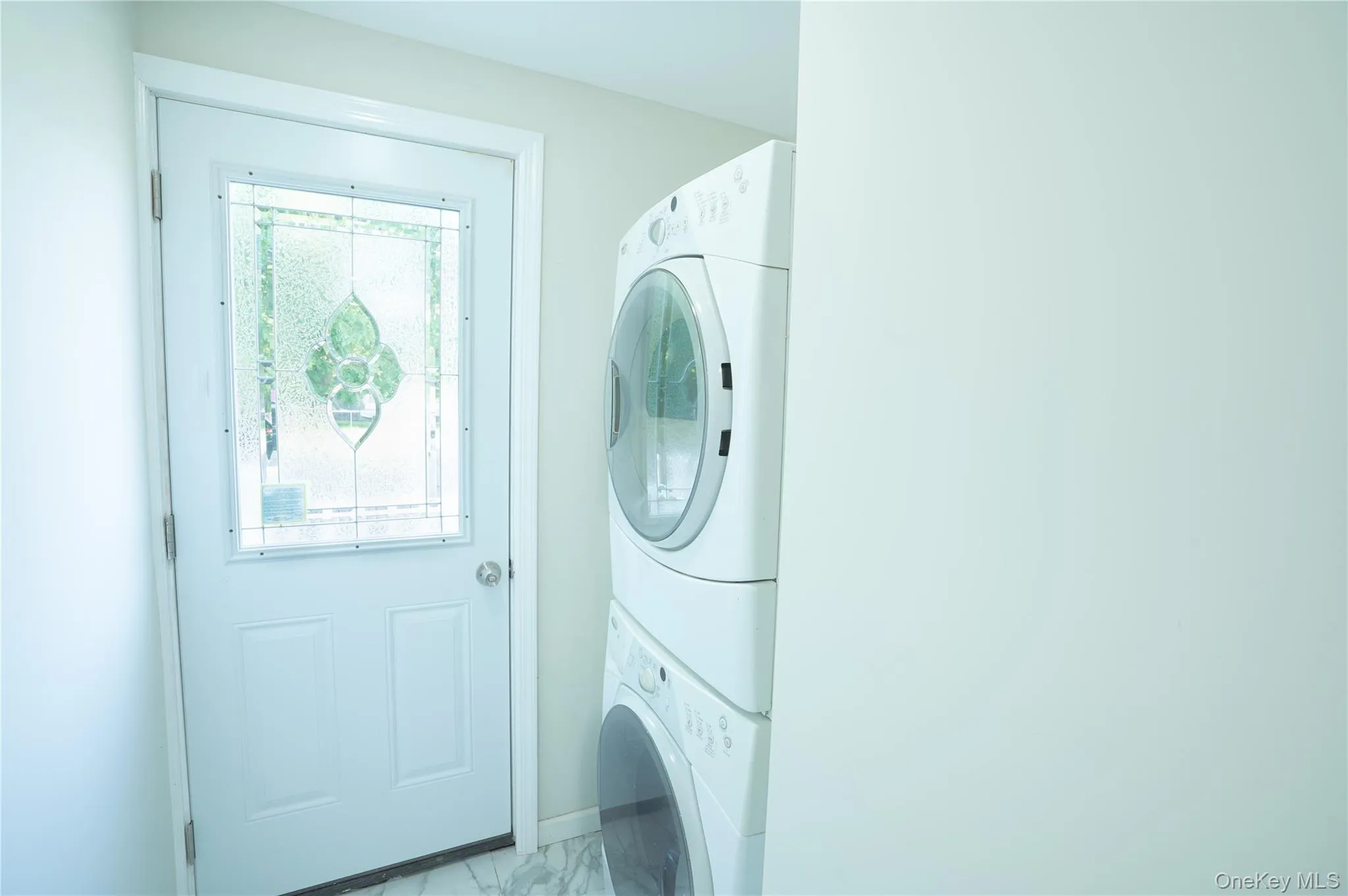 144 Carleton Avenue, Islip, NY, 6 Bedrooms Bedrooms, 13 Rooms Rooms,4 BathroomsBathrooms,Residential,For Rent,Carleton,0,1008234 144 Carleton Avenue, Islip, NY, 6 Bedrooms Bedrooms, 13 Rooms Rooms,4 BathroomsBathrooms,Residential,For Rent,Carleton,0,1008234