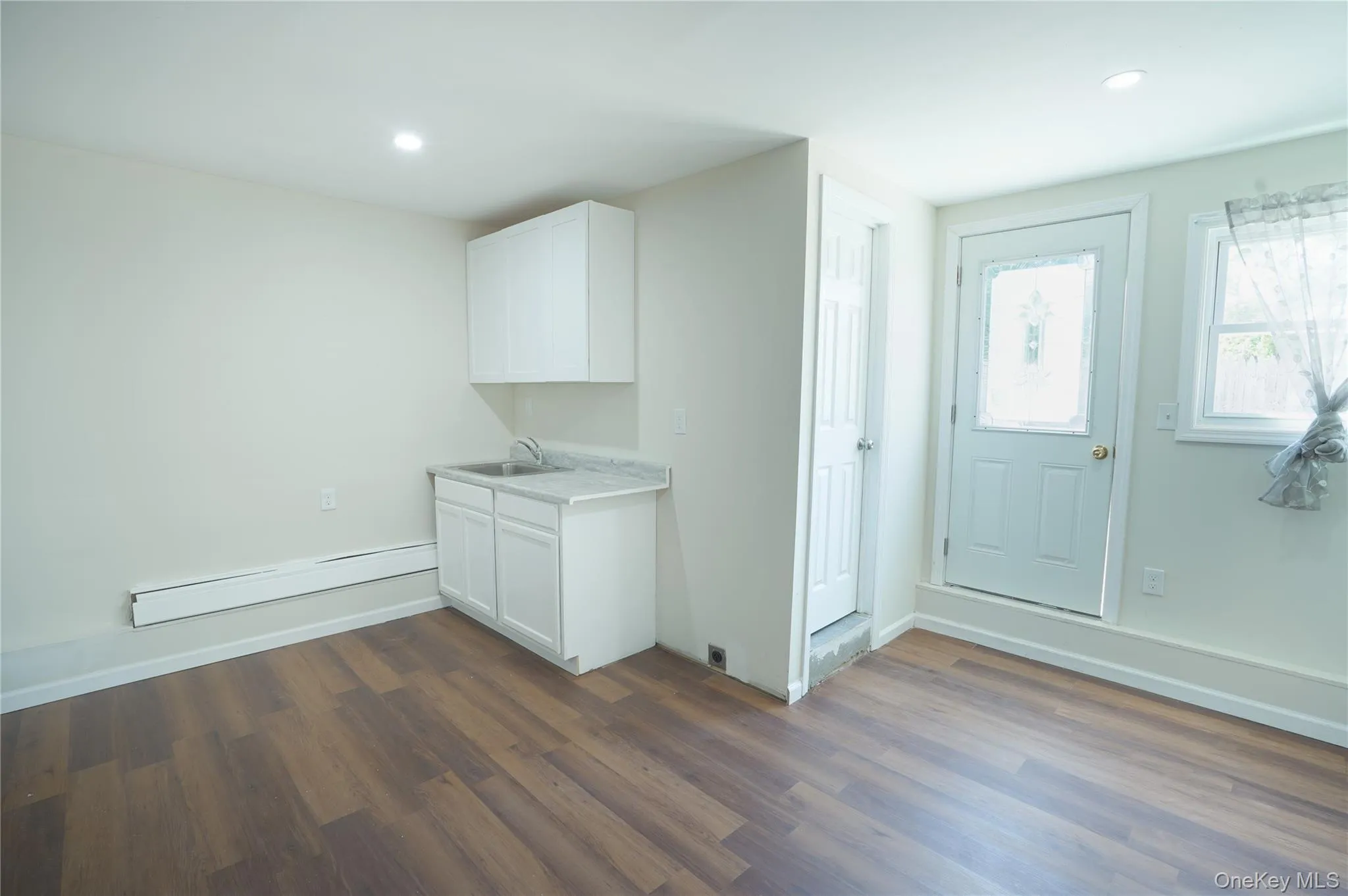 144 Carleton Avenue, Islip, NY, 6 Bedrooms Bedrooms, 13 Rooms Rooms,4 BathroomsBathrooms,Residential,For Rent,Carleton,0,1008234 144 Carleton Avenue, Islip, NY, 6 Bedrooms Bedrooms, 13 Rooms Rooms,4 BathroomsBathrooms,Residential,For Rent,Carleton,0,1008234
