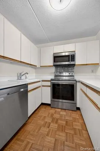 800 Willis Avenue, North Hempstead, NY, 1 Bedroom Bedrooms, 2 Rooms Rooms,1 BathroomBathrooms,Residential,For Rent,Willis,0,1008235 800 Willis Avenue, North Hempstead, NY, 1 Bedroom Bedrooms, 2 Rooms Rooms,1 BathroomBathrooms,Residential,For Rent,Willis,0,1008235