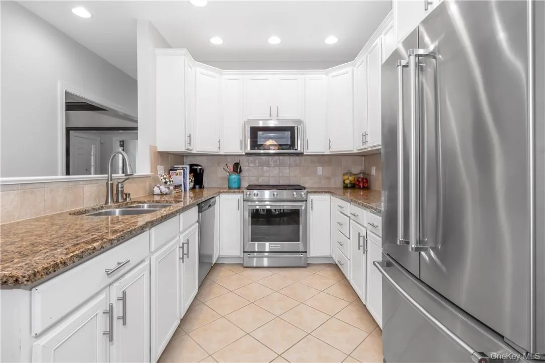 7 Hopkins Lane, North Castle, NY, 3 Bedrooms Bedrooms, 9 Rooms Rooms,3 BathroomsBathrooms,Residential Lease,For Rent,Hopkins,0,1008240 7 Hopkins Lane, North Castle, NY, 3 Bedrooms Bedrooms, 9 Rooms Rooms,3 BathroomsBathrooms,Residential Lease,For Rent,Hopkins,0,1008240