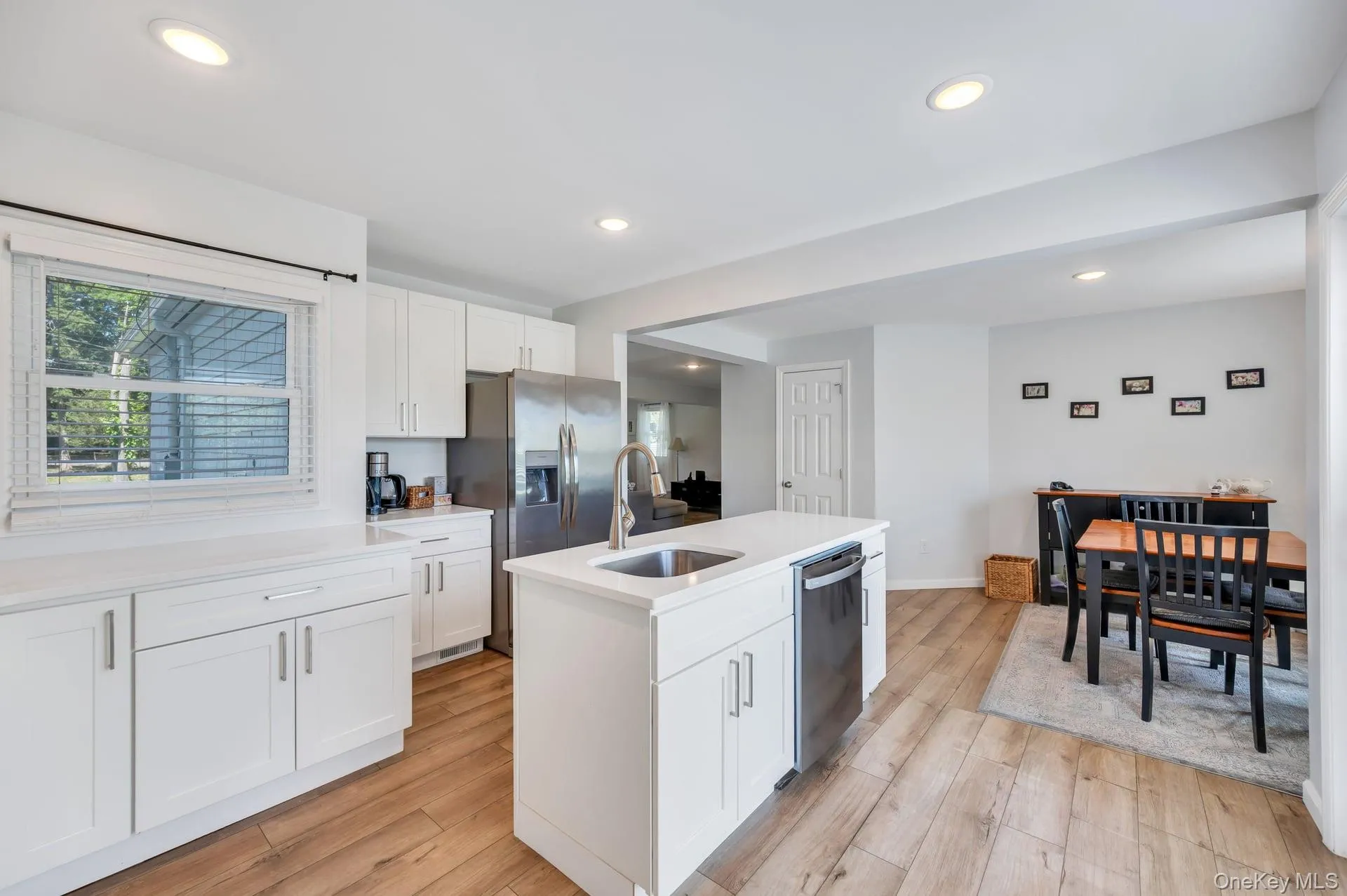 5 Hawkins Avenue, Smithtown, NY, 3 Bedrooms Bedrooms, 6 Rooms Rooms,2 BathroomsBathrooms,Residential,For Rent,Hawkins,0,1008241 5 Hawkins Avenue, Smithtown, NY, 3 Bedrooms Bedrooms, 6 Rooms Rooms,2 BathroomsBathrooms,Residential,For Rent,Hawkins,0,1008241