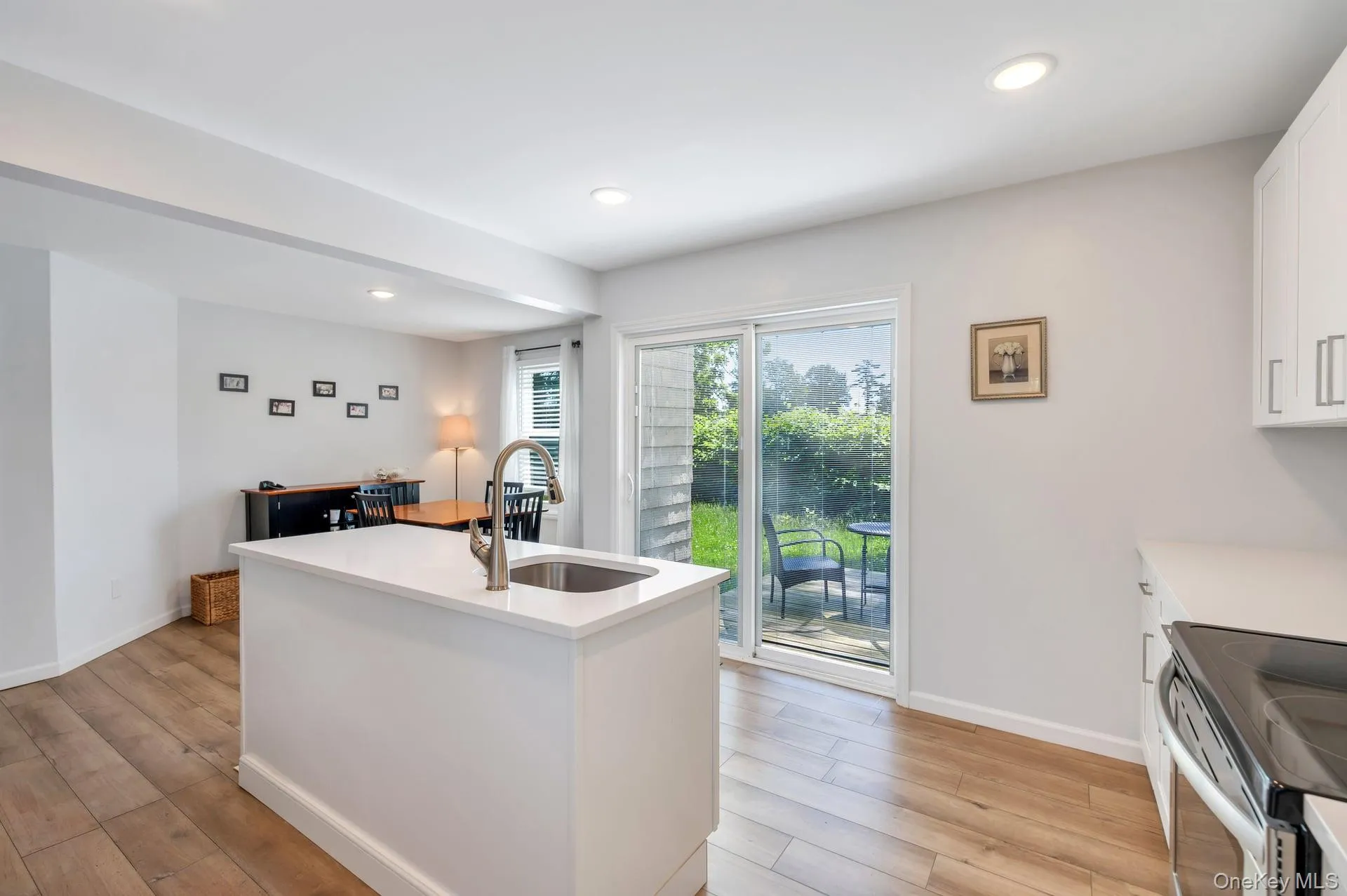 5 Hawkins Avenue, Smithtown, NY, 3 Bedrooms Bedrooms, 6 Rooms Rooms,2 BathroomsBathrooms,Residential,For Rent,Hawkins,0,1008241 5 Hawkins Avenue, Smithtown, NY, 3 Bedrooms Bedrooms, 6 Rooms Rooms,2 BathroomsBathrooms,Residential,For Rent,Hawkins,0,1008241