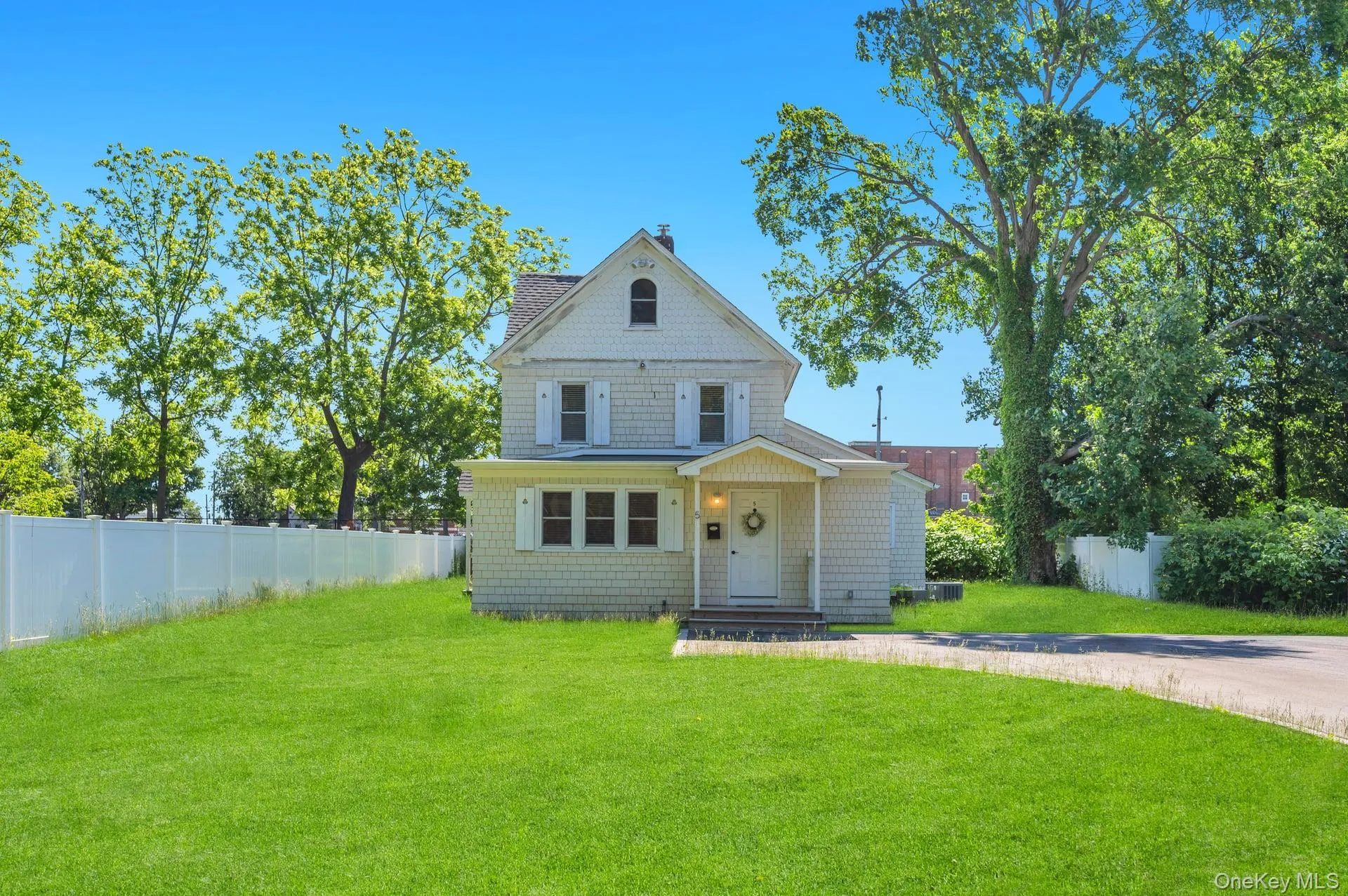 5 Hawkins Avenue, Smithtown, NY, 3 Bedrooms Bedrooms, 6 Rooms Rooms,2 BathroomsBathrooms,Residential,For Rent,Hawkins,0,1008241 5 Hawkins Avenue, Smithtown, NY, 3 Bedrooms Bedrooms, 6 Rooms Rooms,2 BathroomsBathrooms,Residential,For Rent,Hawkins,0,1008241