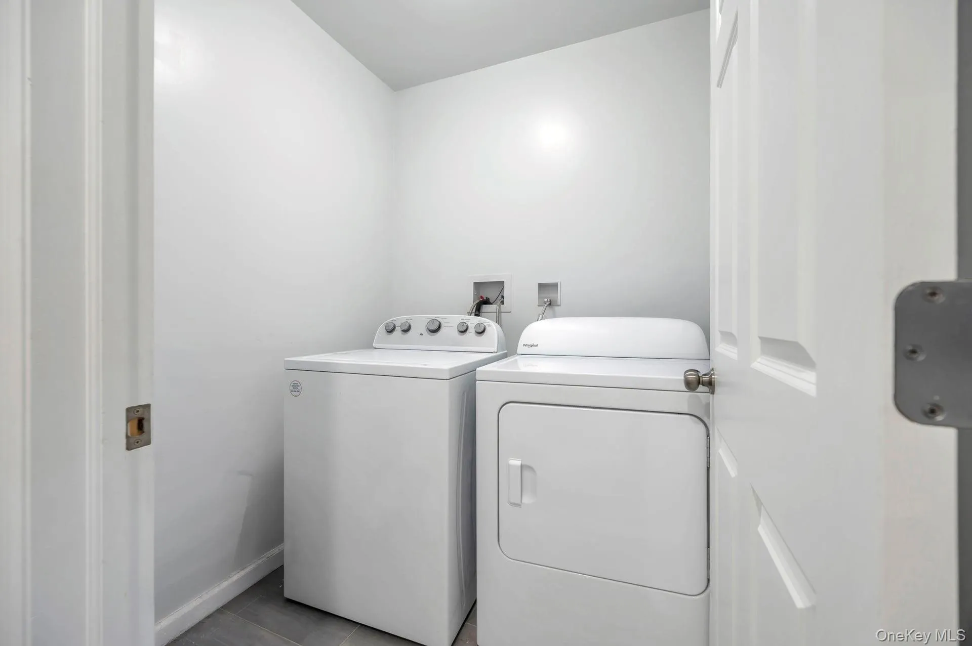 5 Hawkins Avenue, Smithtown, NY, 3 Bedrooms Bedrooms, 6 Rooms Rooms,2 BathroomsBathrooms,Residential,For Rent,Hawkins,0,1008241 5 Hawkins Avenue, Smithtown, NY, 3 Bedrooms Bedrooms, 6 Rooms Rooms,2 BathroomsBathrooms,Residential,For Rent,Hawkins,0,1008241