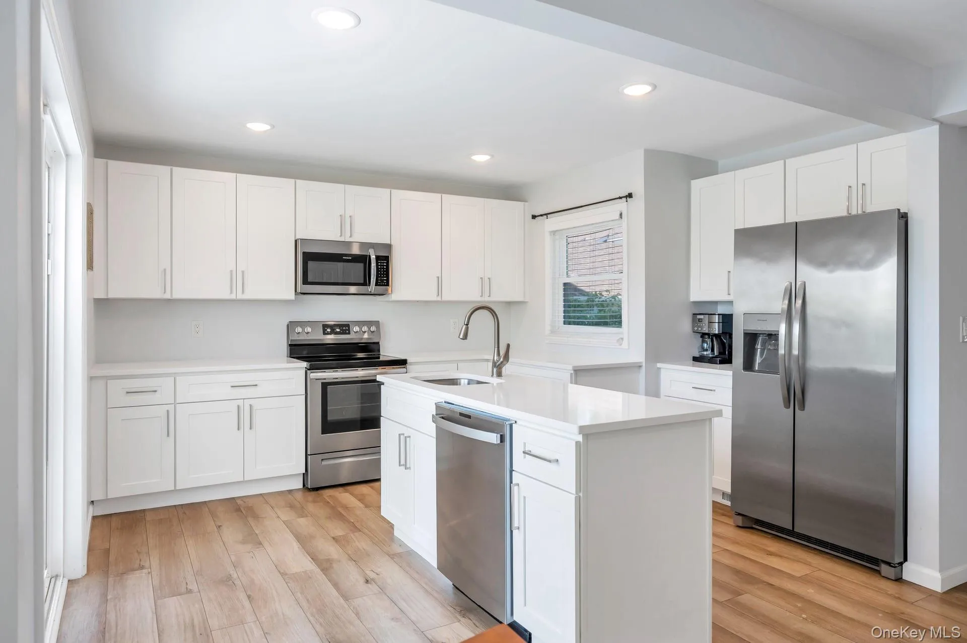 5 Hawkins Avenue, Smithtown, NY, 3 Bedrooms Bedrooms, 6 Rooms Rooms,2 BathroomsBathrooms,Residential,For Rent,Hawkins,0,1008241 5 Hawkins Avenue, Smithtown, NY, 3 Bedrooms Bedrooms, 6 Rooms Rooms,2 BathroomsBathrooms,Residential,For Rent,Hawkins,0,1008241