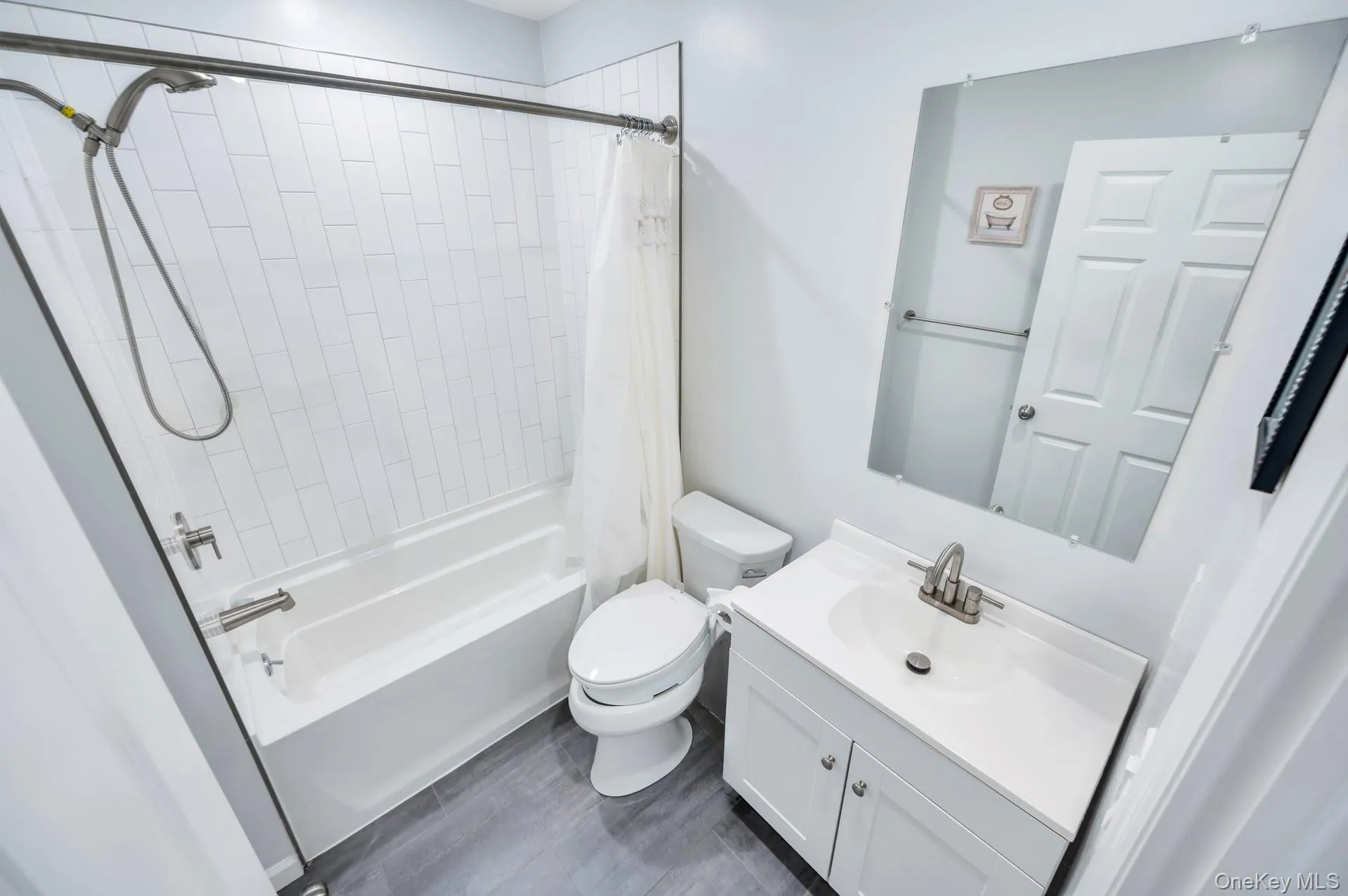 5 Hawkins Avenue, Smithtown, NY, 3 Bedrooms Bedrooms, 6 Rooms Rooms,2 BathroomsBathrooms,Residential,For Rent,Hawkins,0,1008241 5 Hawkins Avenue, Smithtown, NY, 3 Bedrooms Bedrooms, 6 Rooms Rooms,2 BathroomsBathrooms,Residential,For Rent,Hawkins,0,1008241