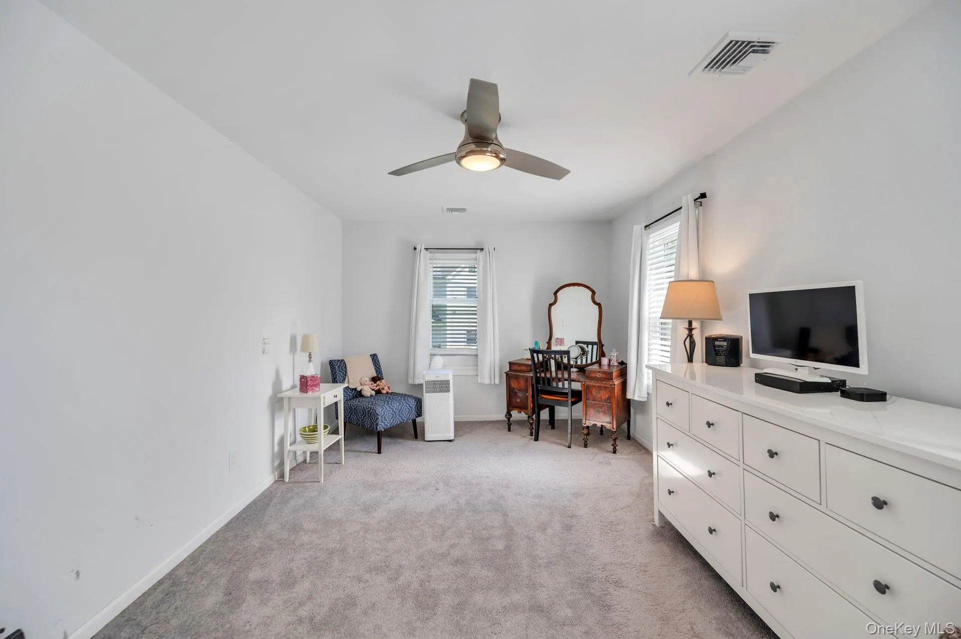 5 Hawkins Avenue, Smithtown, NY, 3 Bedrooms Bedrooms, 6 Rooms Rooms,2 BathroomsBathrooms,Residential,For Rent,Hawkins,0,1008241 5 Hawkins Avenue, Smithtown, NY, 3 Bedrooms Bedrooms, 6 Rooms Rooms,2 BathroomsBathrooms,Residential,For Rent,Hawkins,0,1008241