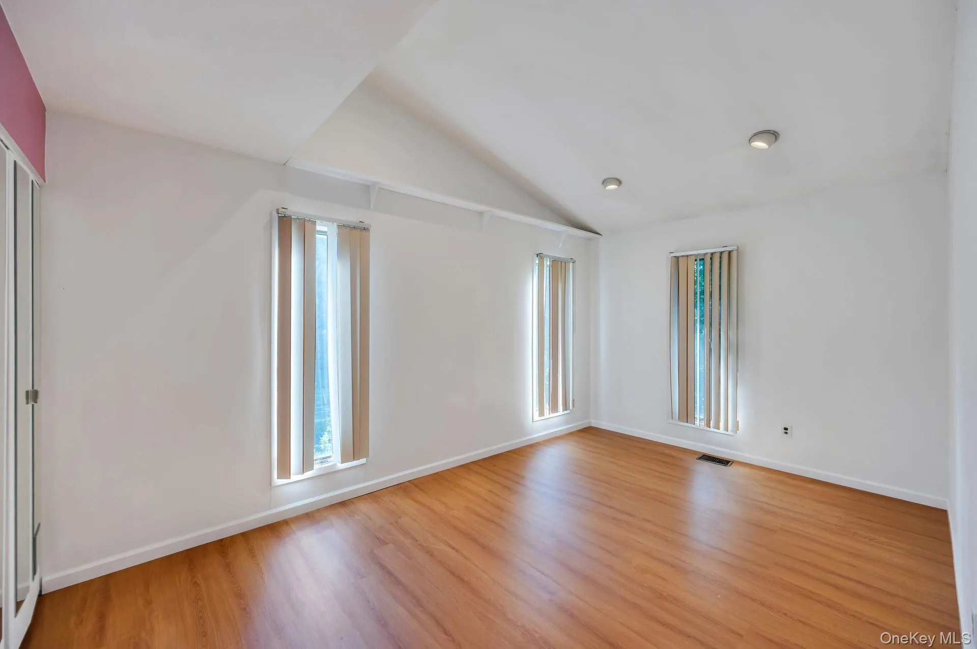 83 Kristin Lane, Smithtown, NY, 2 Bedrooms Bedrooms, 5 Rooms Rooms,2 BathroomsBathrooms,Residential,For Rent,Kristin,0,1008248 83 Kristin Lane, Smithtown, NY, 2 Bedrooms Bedrooms, 5 Rooms Rooms,2 BathroomsBathrooms,Residential,For Rent,Kristin,0,1008248