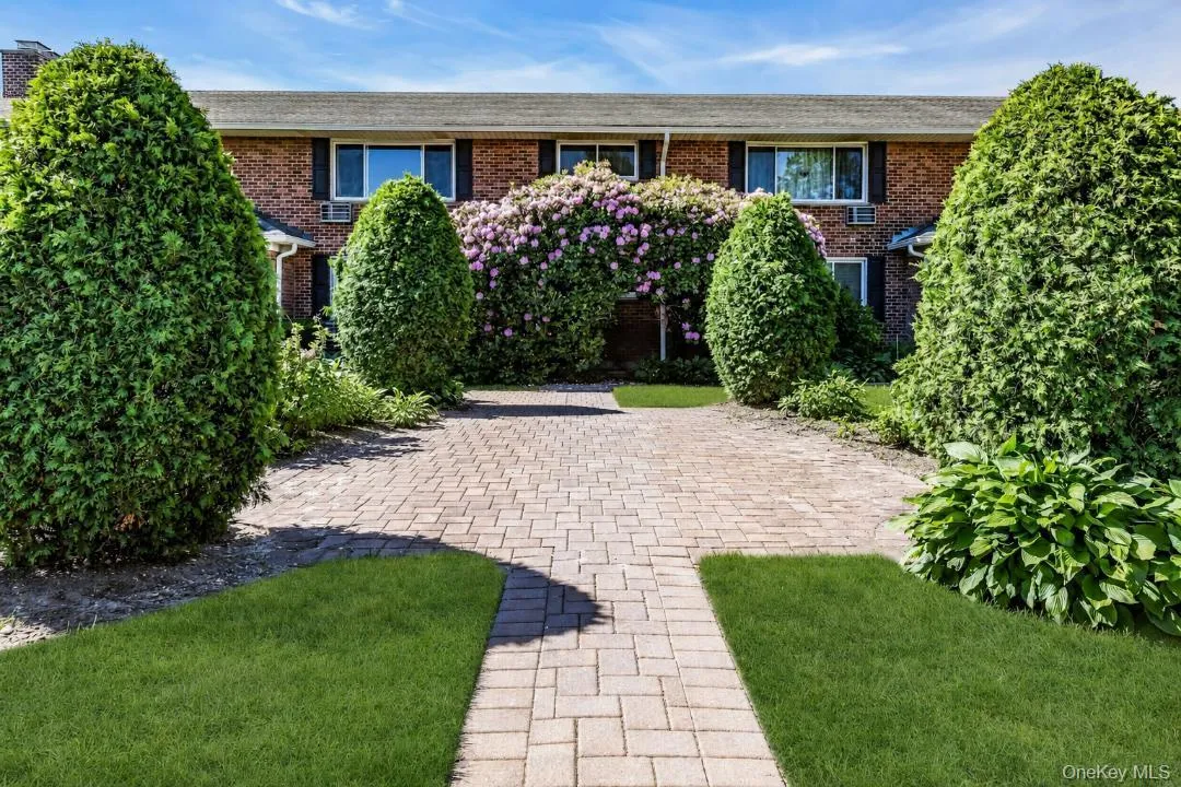 294 Edmunton Drive, Babylon, NY, 1 Bedroom Bedrooms, 3 Rooms Rooms,1 BathroomBathrooms,Residential,For Rent,Edmunton Drive,0,1008250 294 Edmunton Drive, Babylon, NY, 1 Bedroom Bedrooms, 3 Rooms Rooms,1 BathroomBathrooms,Residential,For Rent,Edmunton Drive,0,1008250