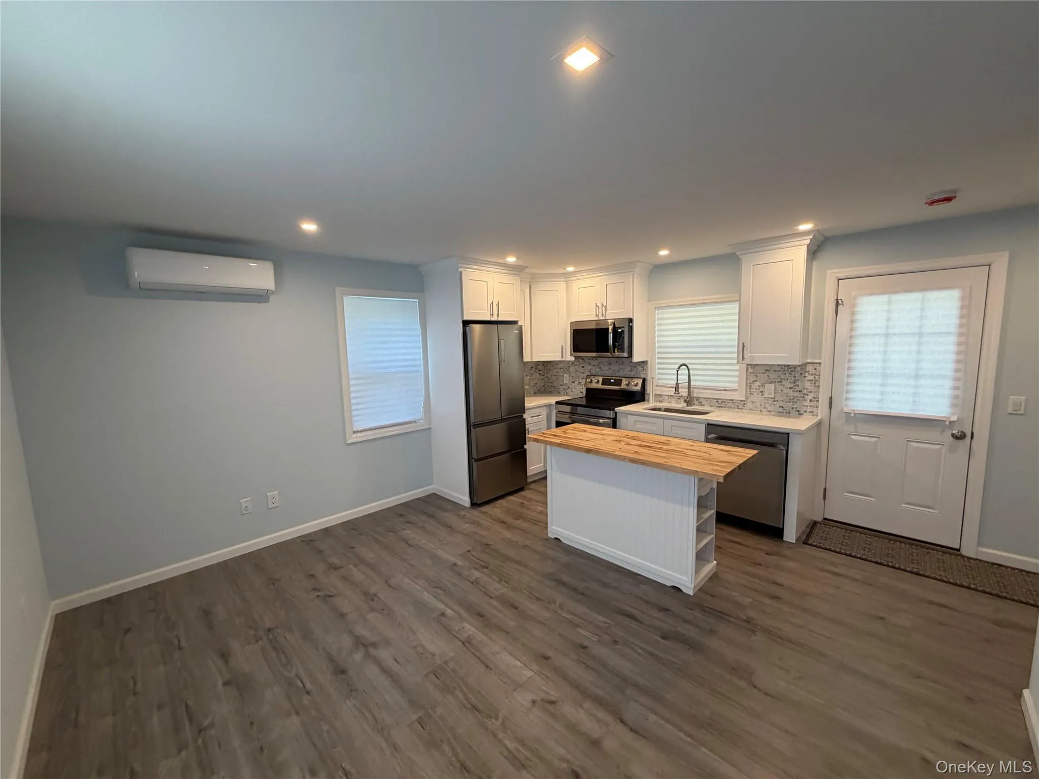 40 Fulton Avenue, Brookhaven, NY, 2 Bedrooms Bedrooms, 5 Rooms Rooms,2 BathroomsBathrooms,Residential,For Rent,Fulton,0,1008256 40 Fulton Avenue, Brookhaven, NY, 2 Bedrooms Bedrooms, 5 Rooms Rooms,2 BathroomsBathrooms,Residential,For Rent,Fulton,0,1008256