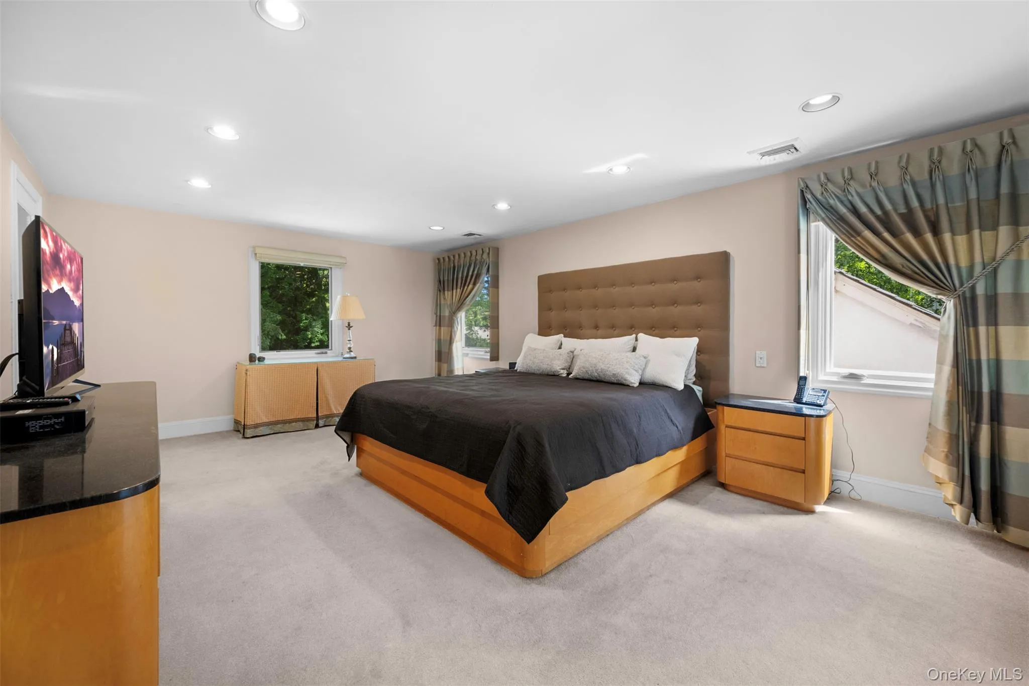 42 Old Pond Road, North Hempstead, NY, 3 Bedrooms Bedrooms, 8 Rooms Rooms,3 BathroomsBathrooms,Residential,For Rent,Old Pond,0,KEY1008261 42 Old Pond Road, North Hempstead, NY, 3 Bedrooms Bedrooms, 8 Rooms Rooms,3 BathroomsBathrooms,Residential,For Rent,Old Pond,0,KEY1008261