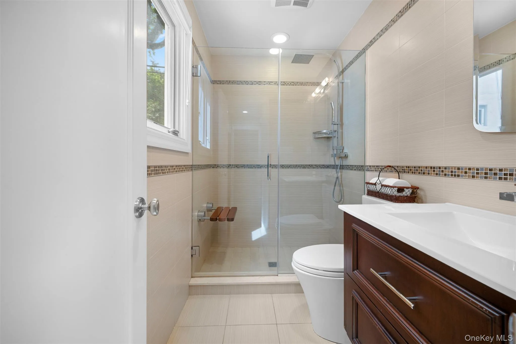 42 Old Pond Road, North Hempstead, NY, 3 Bedrooms Bedrooms, 8 Rooms Rooms,3 BathroomsBathrooms,Residential,For Rent,Old Pond,0,KEY1008261 42 Old Pond Road, North Hempstead, NY, 3 Bedrooms Bedrooms, 8 Rooms Rooms,3 BathroomsBathrooms,Residential,For Rent,Old Pond,0,KEY1008261