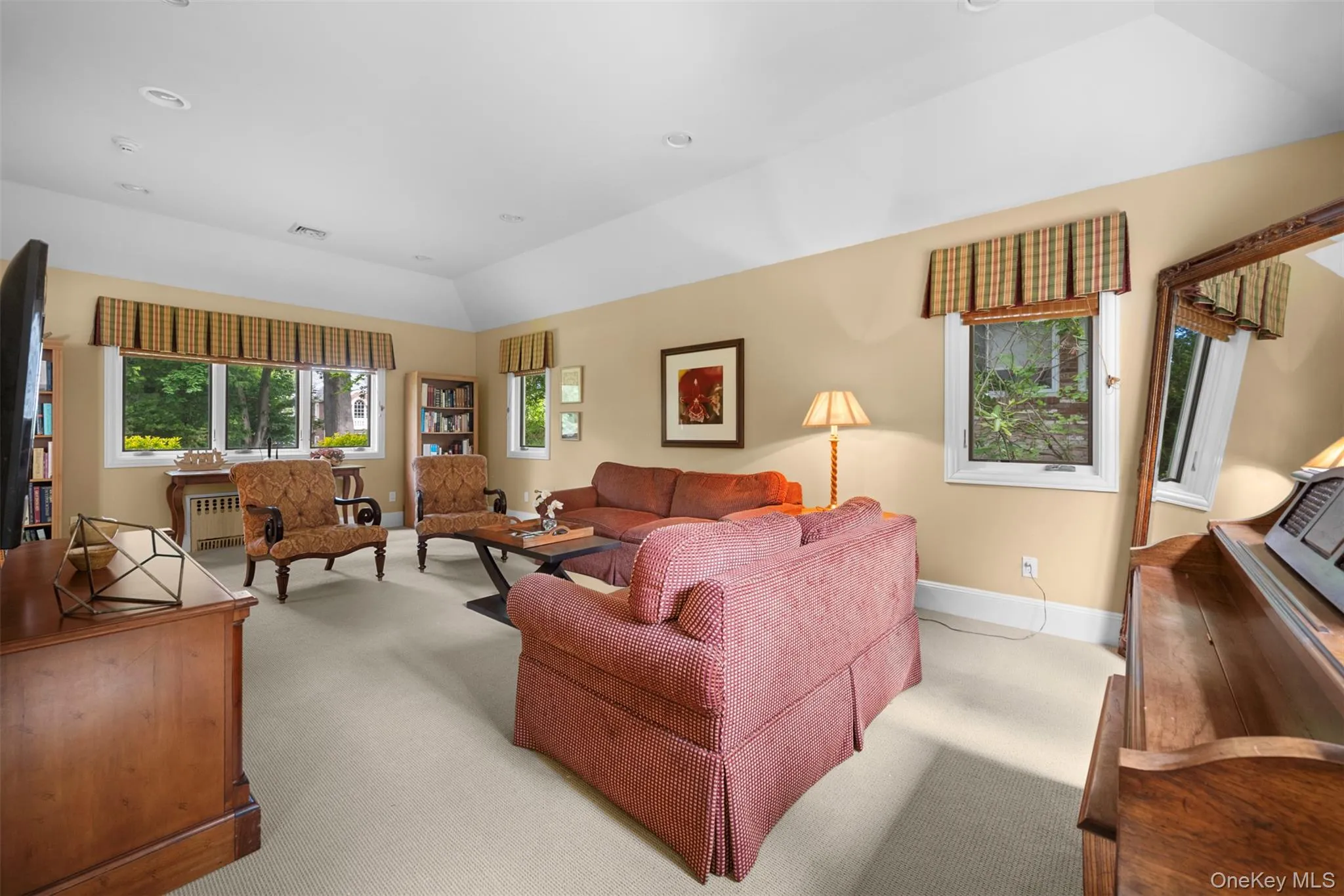 42 Old Pond Road, North Hempstead, NY, 3 Bedrooms Bedrooms, 8 Rooms Rooms,3 BathroomsBathrooms,Residential,For Rent,Old Pond,0,KEY1008261 42 Old Pond Road, North Hempstead, NY, 3 Bedrooms Bedrooms, 8 Rooms Rooms,3 BathroomsBathrooms,Residential,For Rent,Old Pond,0,KEY1008261