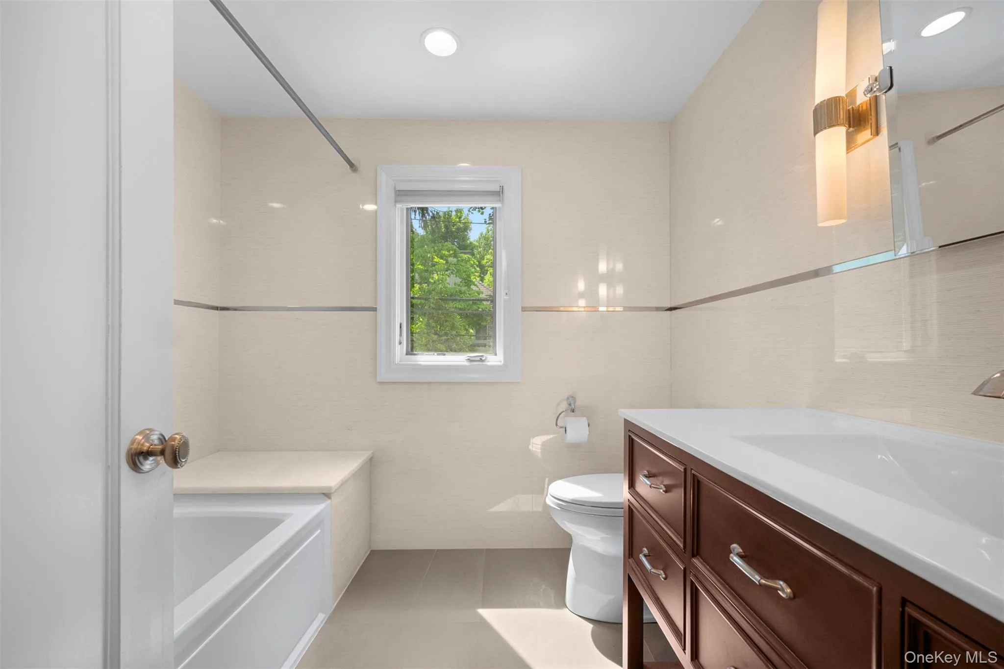 42 Old Pond Road, North Hempstead, NY, 3 Bedrooms Bedrooms, 8 Rooms Rooms,3 BathroomsBathrooms,Residential,For Rent,Old Pond,0,KEY1008261 42 Old Pond Road, North Hempstead, NY, 3 Bedrooms Bedrooms, 8 Rooms Rooms,3 BathroomsBathrooms,Residential,For Rent,Old Pond,0,KEY1008261