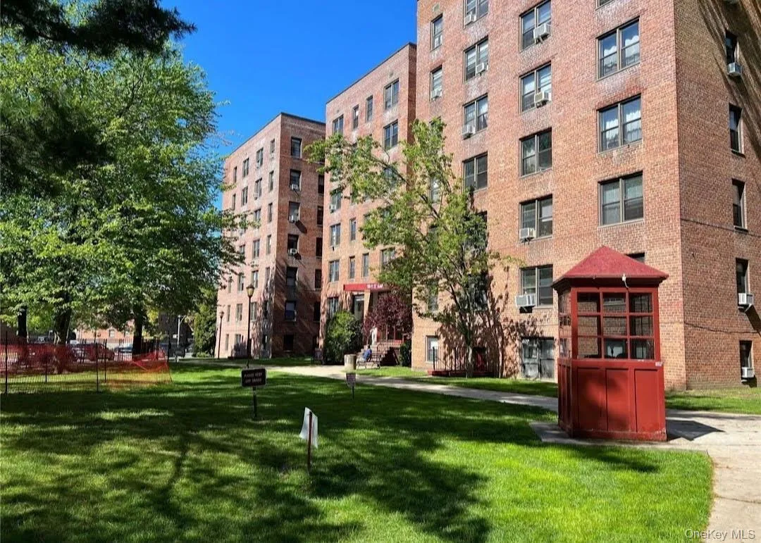150-29 72 Rd, New York, NY, 1 Bedroom Bedrooms, 3 Rooms Rooms,1 BathroomBathrooms,Residential,For Rent,72 Rd,0,1008265 150-29 72 Rd, New York, NY, 1 Bedroom Bedrooms, 3 Rooms Rooms,1 BathroomBathrooms,Residential,For Rent,72 Rd,0,1008265