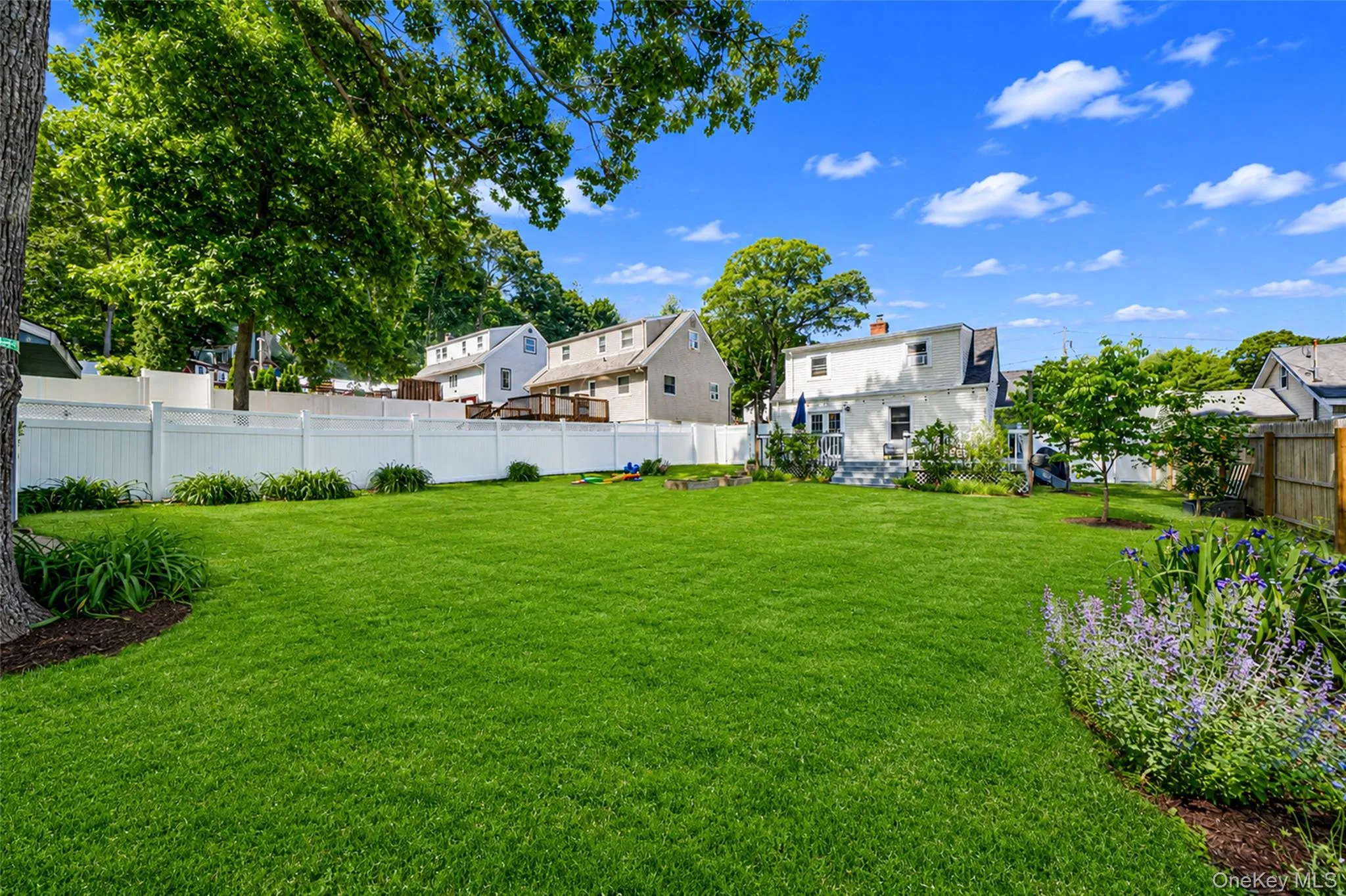 7 Spruce Drive, Huntington, NY, 3 Bedrooms Bedrooms, 7 Rooms Rooms,2 BathroomsBathrooms,Residential,For Rent,Spruce,0,1008270 7 Spruce Drive, Huntington, NY, 3 Bedrooms Bedrooms, 7 Rooms Rooms,2 BathroomsBathrooms,Residential,For Rent,Spruce,0,1008270